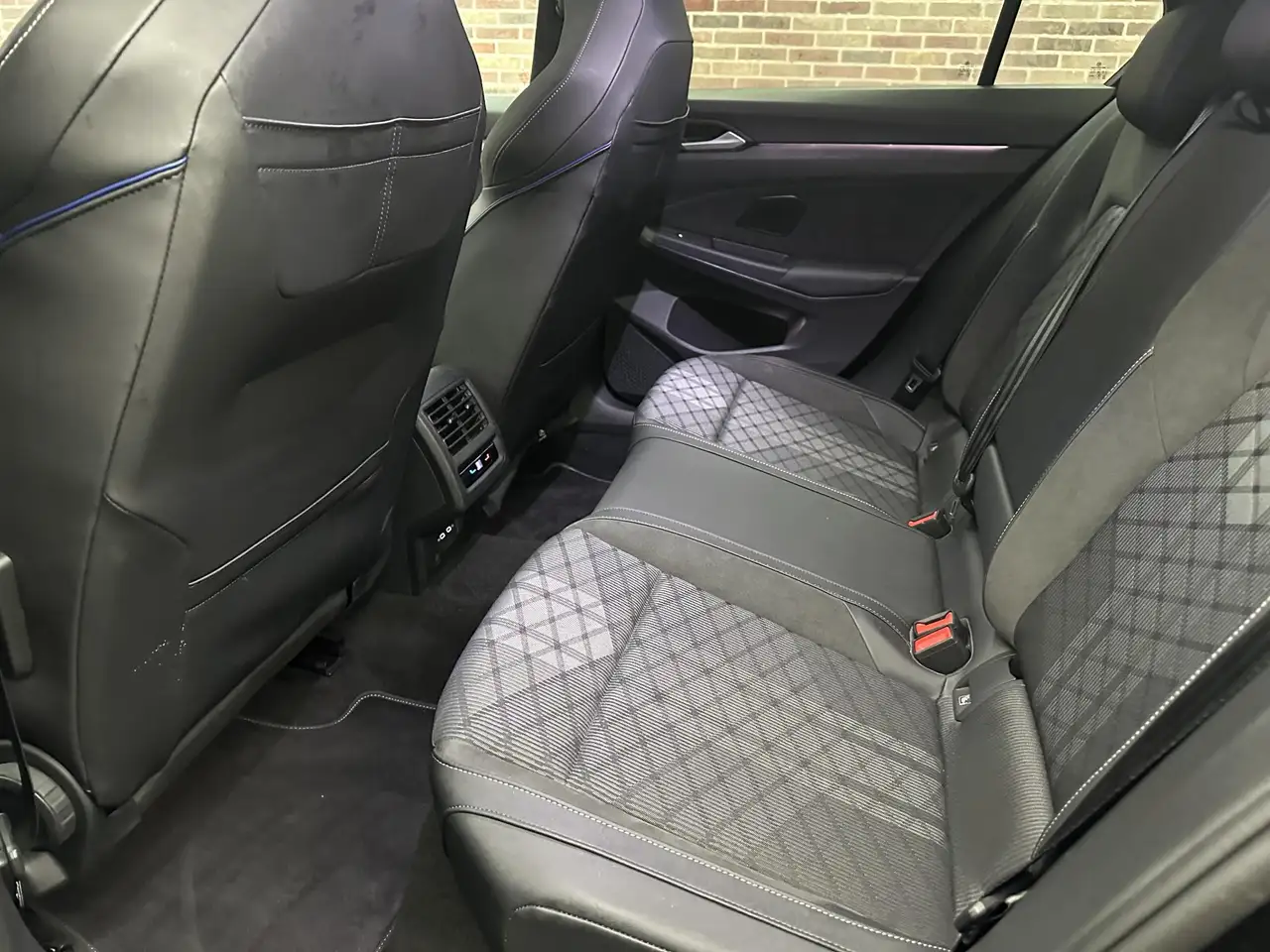 Volkswagen Golf 1.5 eTSI R-Line Edition Pano Head up, миниатюра 18