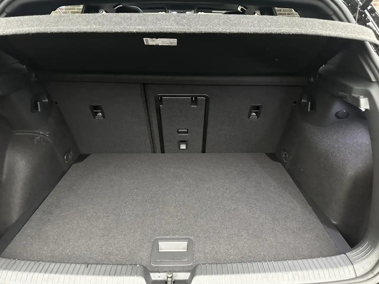 Volkswagen Golf 1.5 eTSI R-Line Edition Pano Head up, миниатюра 20