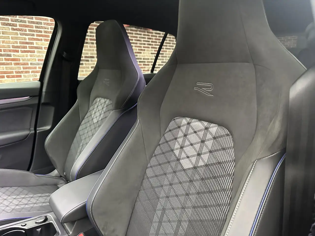 Volkswagen Golf 1.5 eTSI R-Line Edition Pano Head up, миниатюра 24