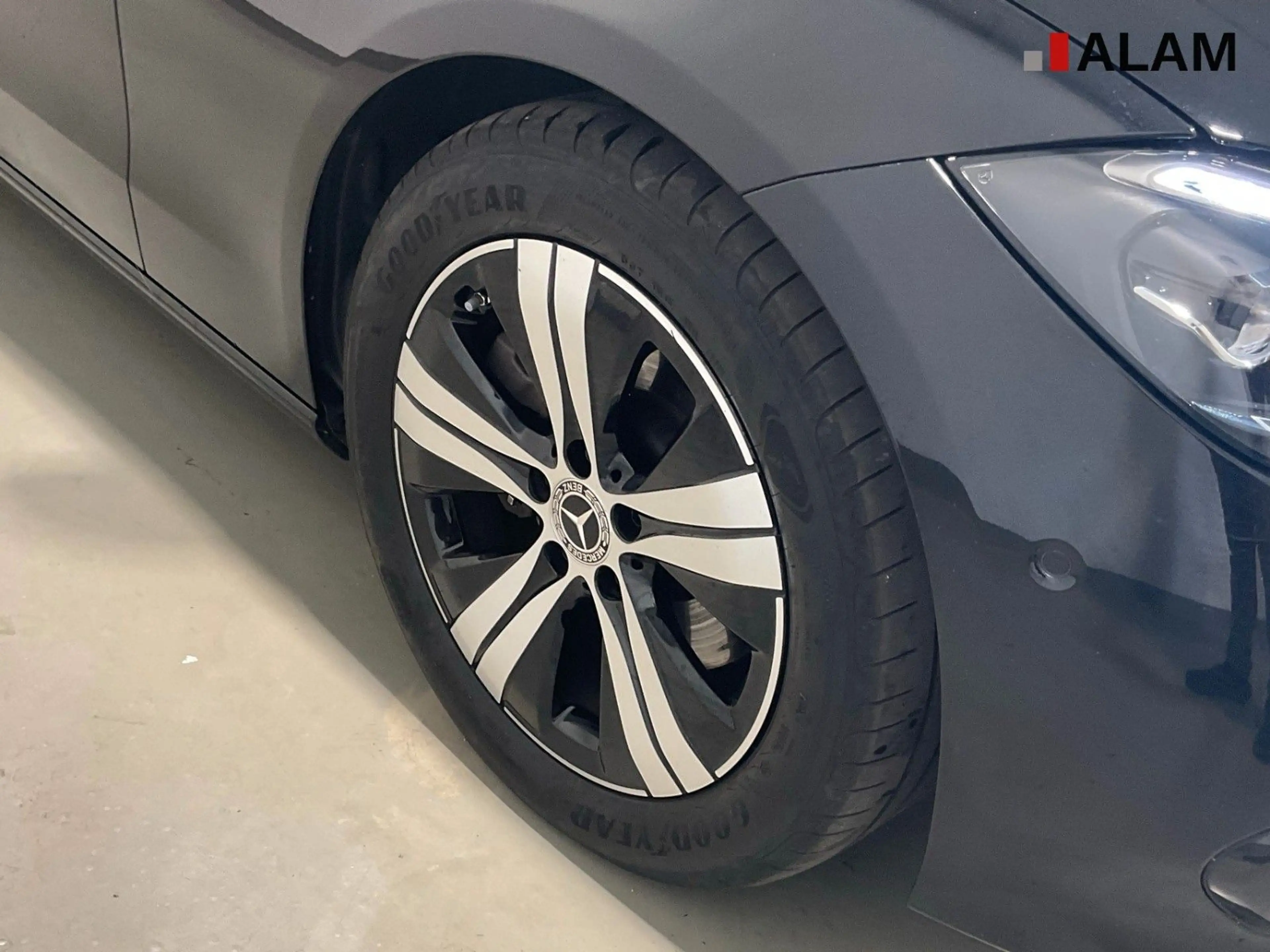 Mercedes-Benz C 220 d Avantgarde ACC Lane Navi RFK Sound ViCo — photo 7