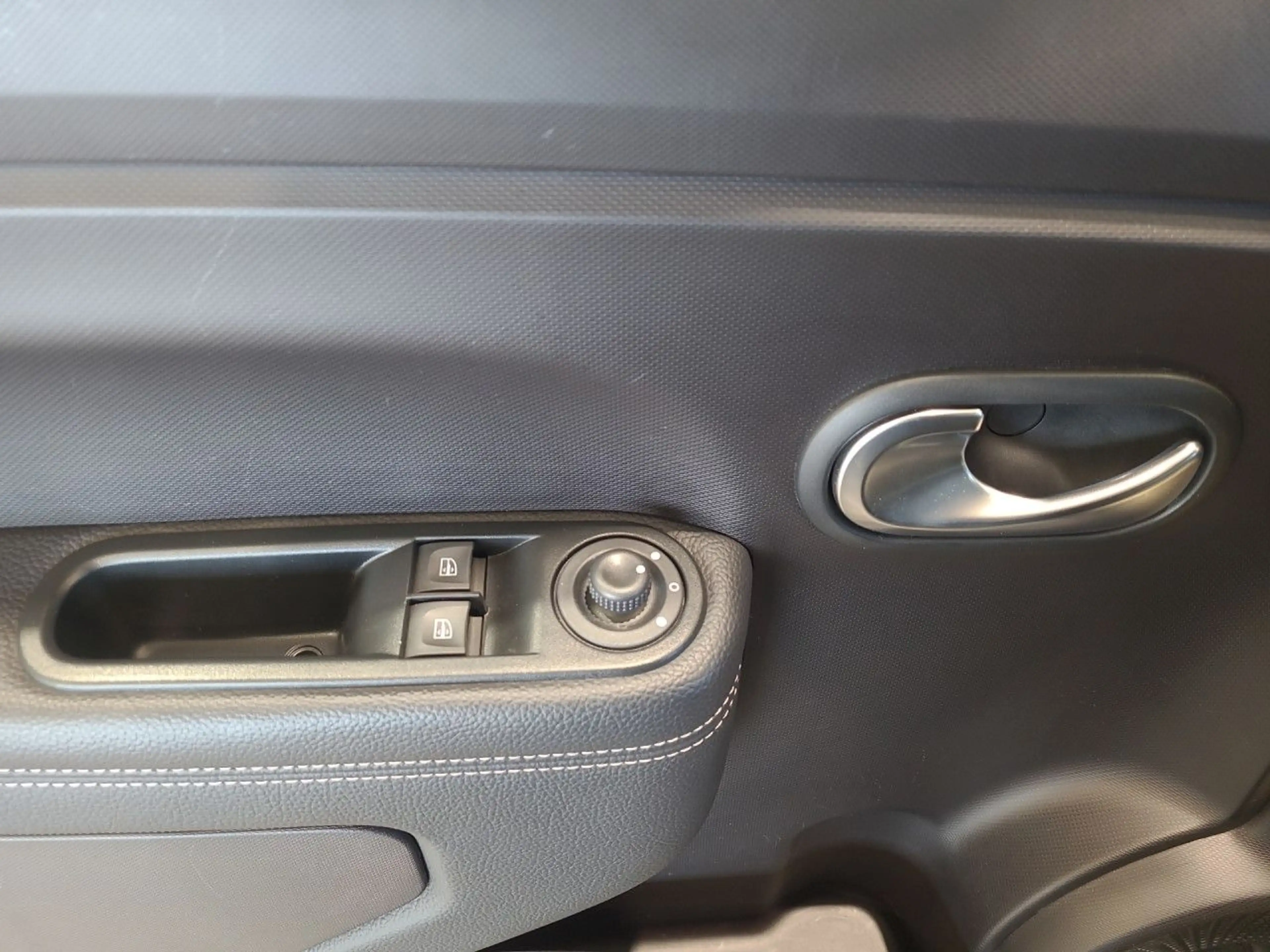 Renault Twingo Urban Night Bluetooth Navi Klima — photo 9