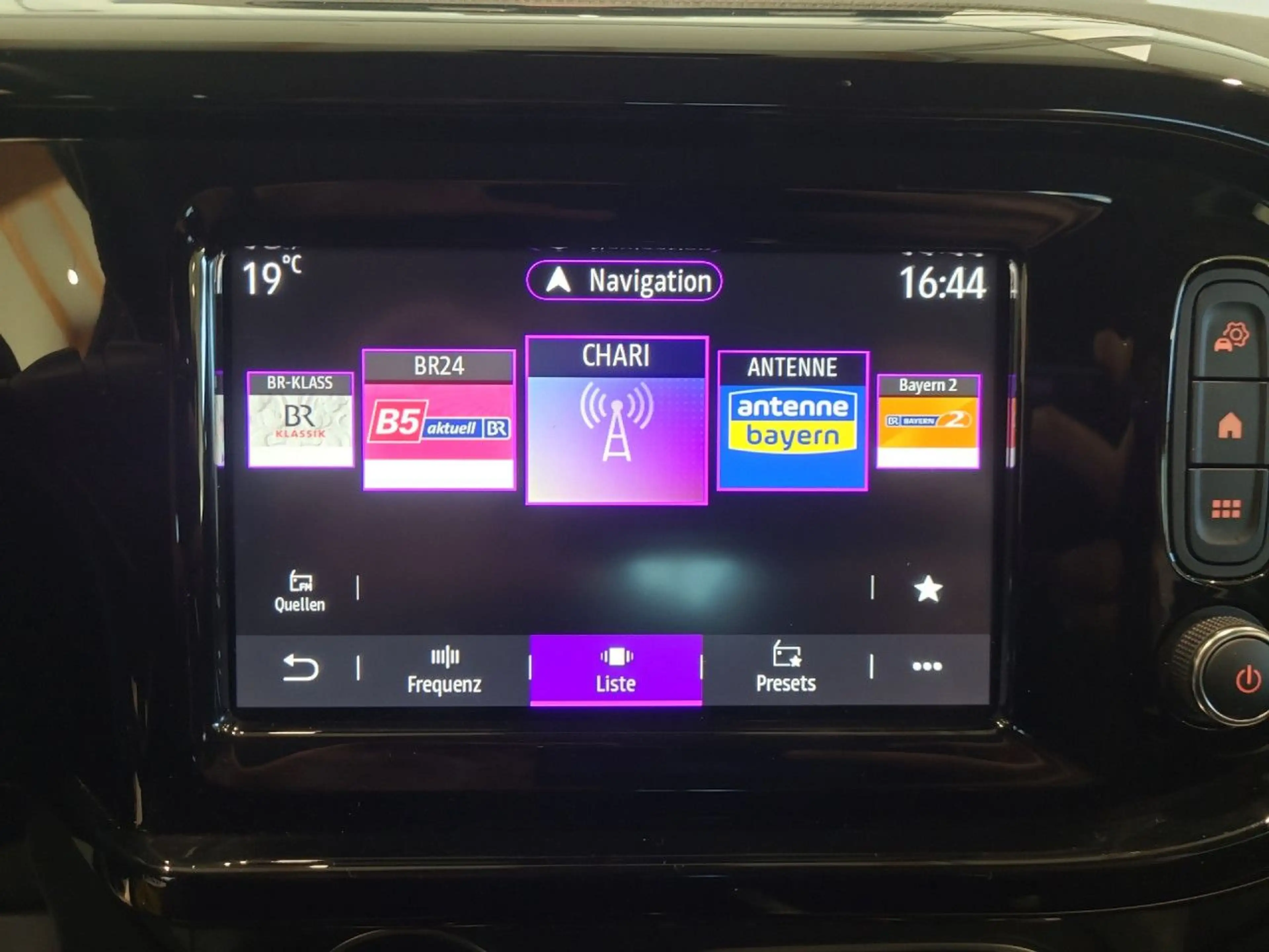 Renault Twingo Urban Night Bluetooth Navi Klima — photo 21