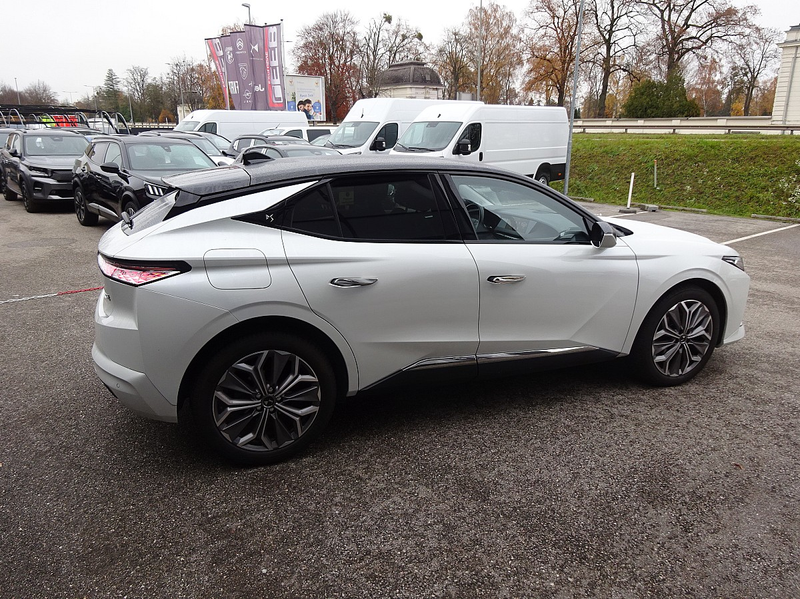 DS Automobiles DS 4 BlueHDi 130 S&S EAT8 Trocadero — photo 3
