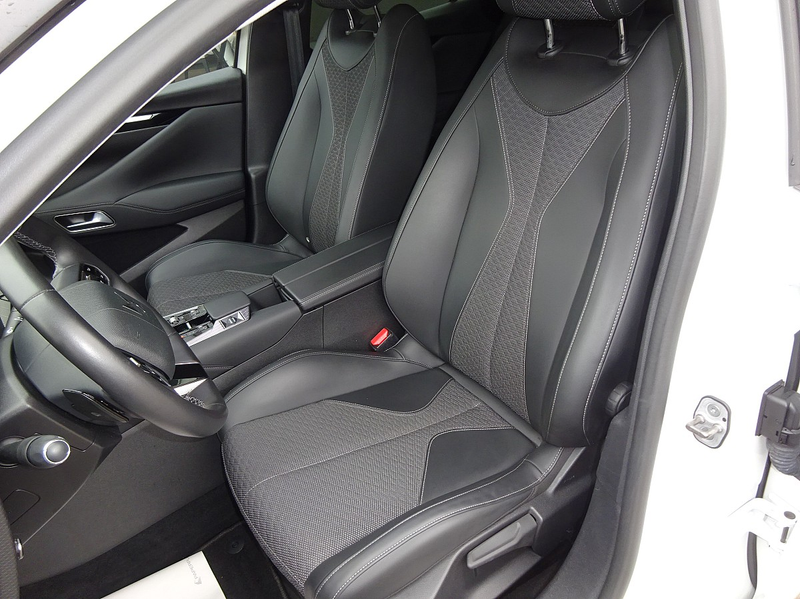 DS Automobiles DS 4 BlueHDi 130 S&S EAT8 Trocadero — photo 5