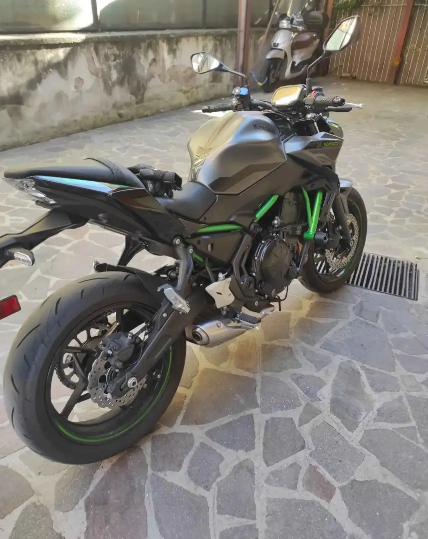 Kawasaki Z 650 2023 Nero - 2