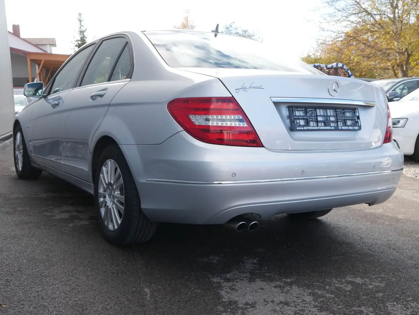 Mercedes-Benz C 180 CGI Lim. Elegance NAVI/PDC/S-DACH Silber - 2