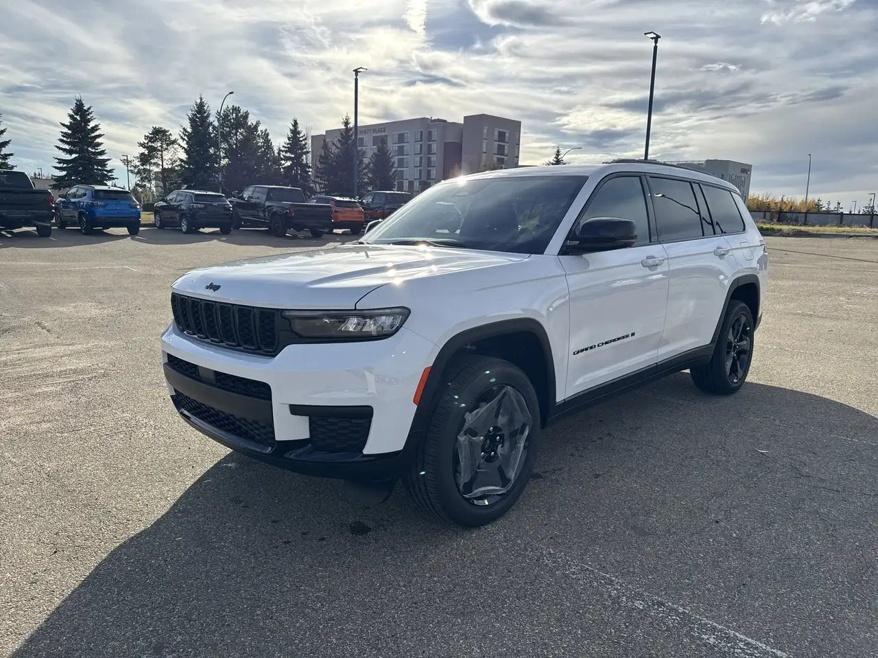 Jeep Grand Cherokee снимка Jeep Grand Cherokee