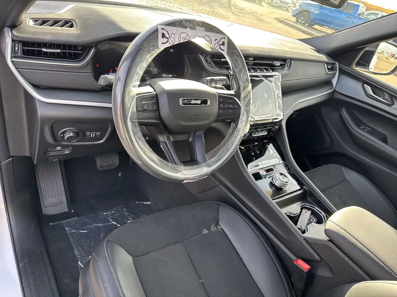 Jeep Grand Cherokee снимка Jeep Grand Cherokee