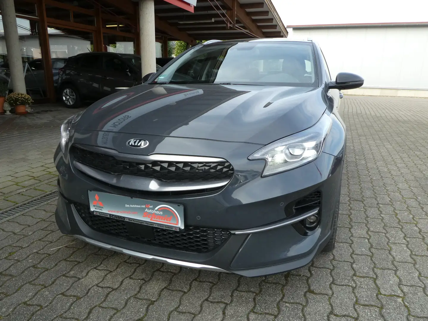 Kia XCeed Spirit Plug-in Hybrid Panorama  AHK Grau - 2