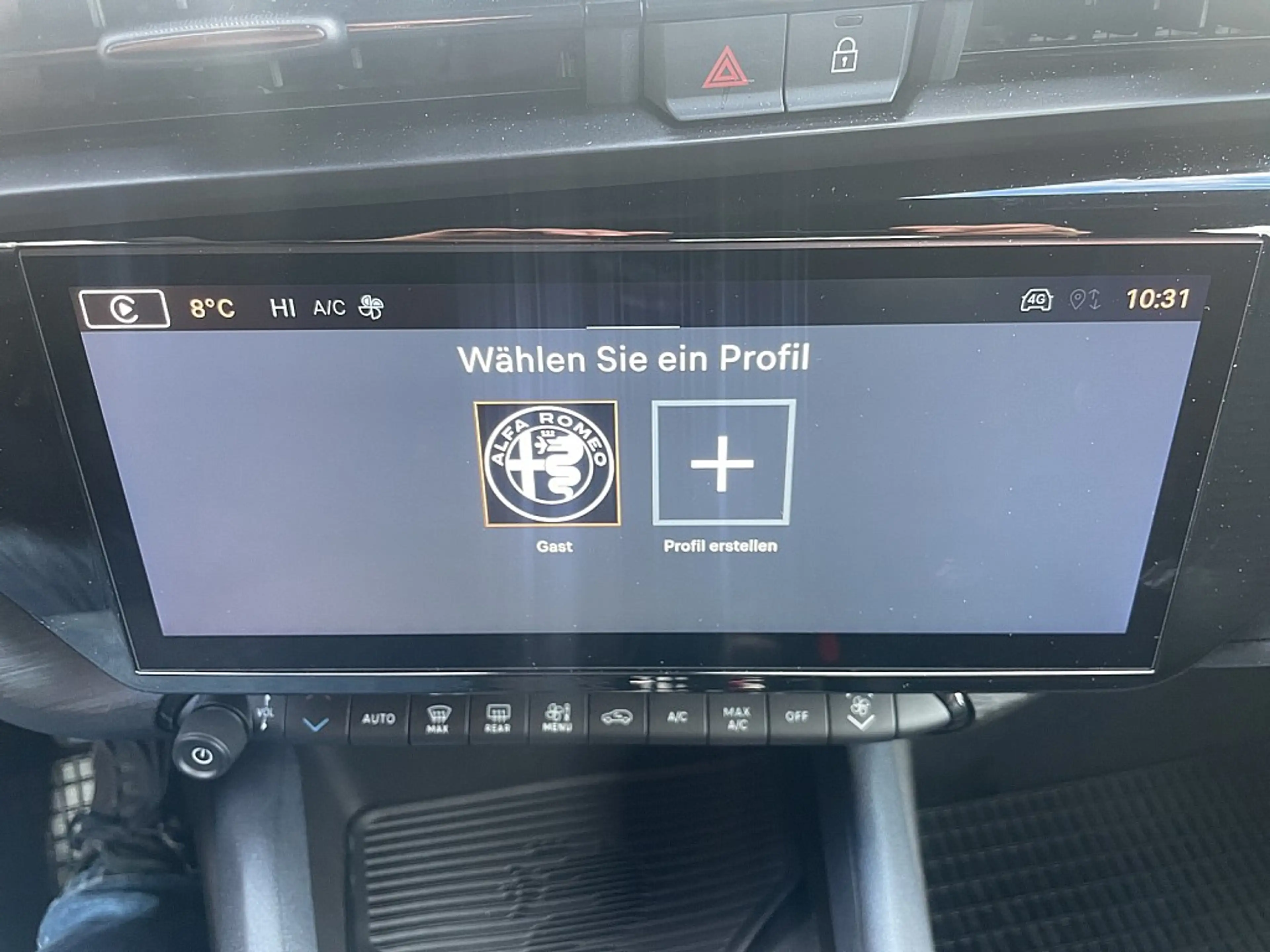 Alfa Romeo Junior 1.2 MHEV e-DCT6 €24.960 — photo 11