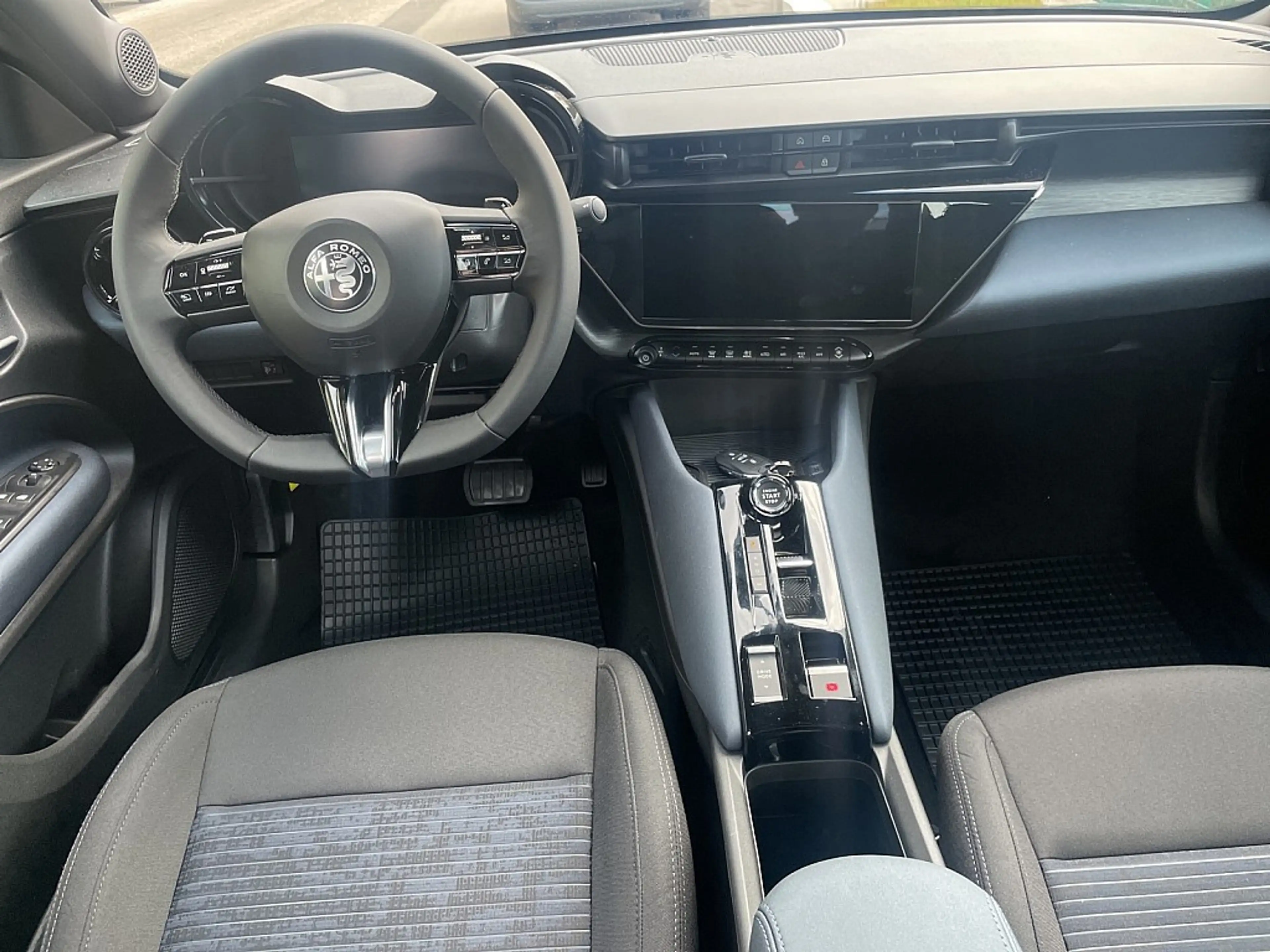 Alfa Romeo Junior 1.2 MHEV e-DCT6 €24.960 — photo 5