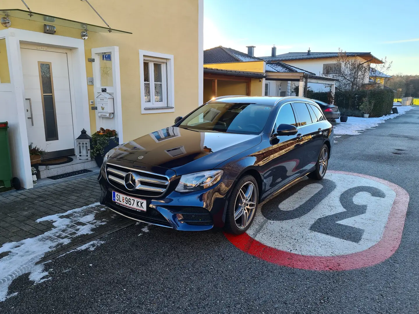 Mercedes-Benz E 220 E 220 d T 4MATIC Aut. AMG line Blau - 2