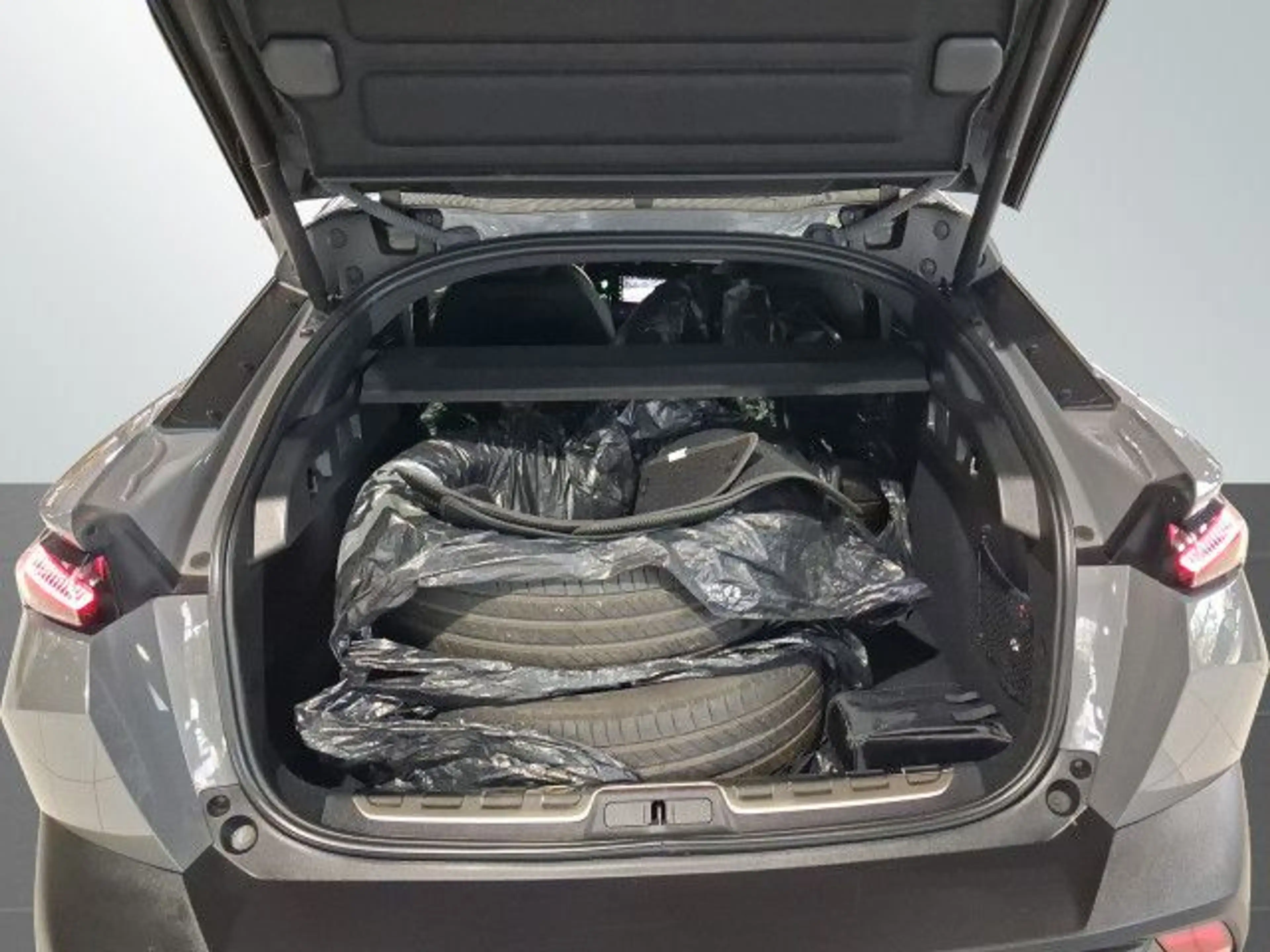 Peugeot 408 GT PureTech 130 EAT8 / 360° Kamera / Massage / — photo 14