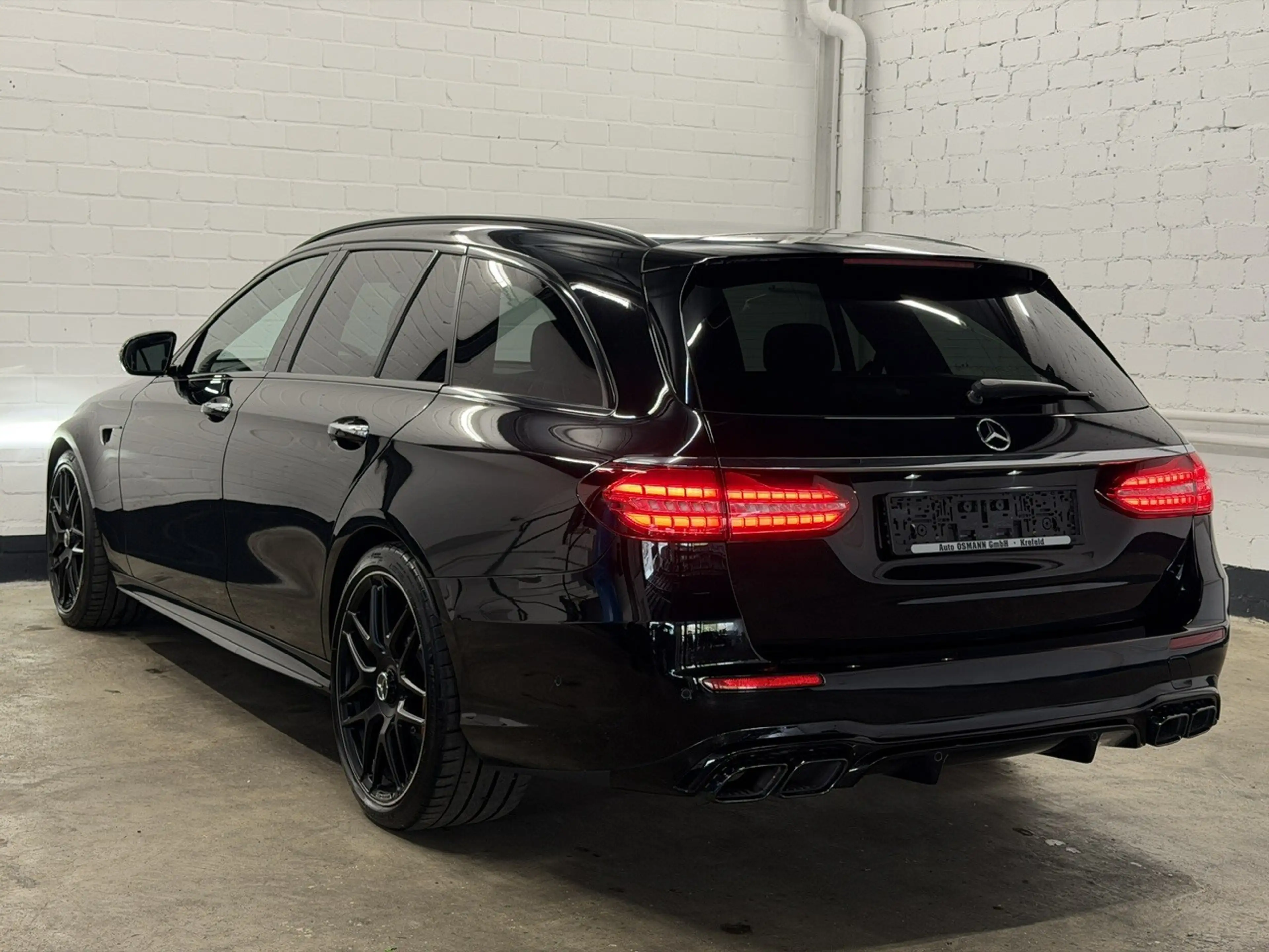 Mercedes-Benz E 63 AMG S 4MATIC+ |Keramikbremse | UPE:162459 € — photo 2