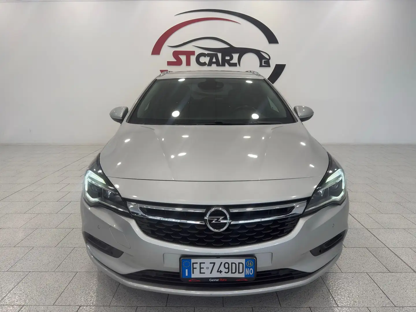 Opel Astra Sports Tourer 1.6 cdti Innovation s 131cv Plateado - 2