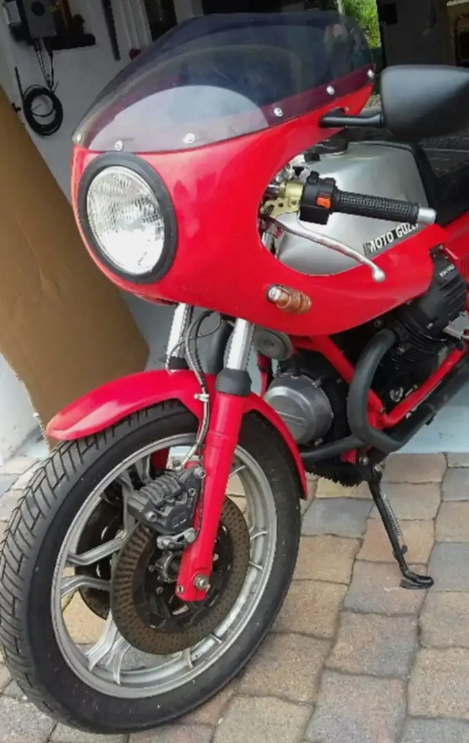 Moto Guzzi Le Mans Rouge - 1