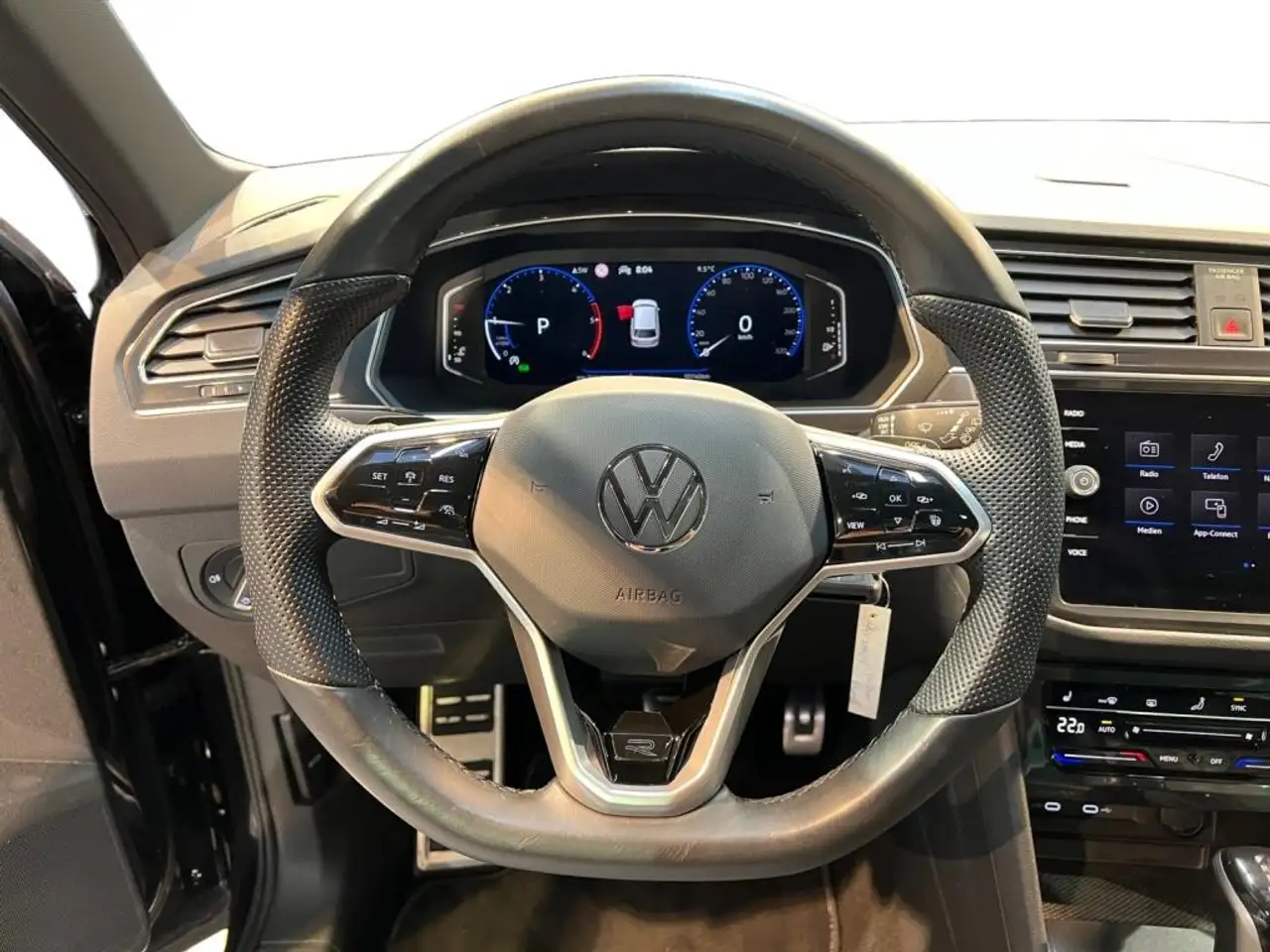 Volkswagen Tiguan 2.0 TDI R-Line Carbon+Fahrassist+Pano+SHD 9