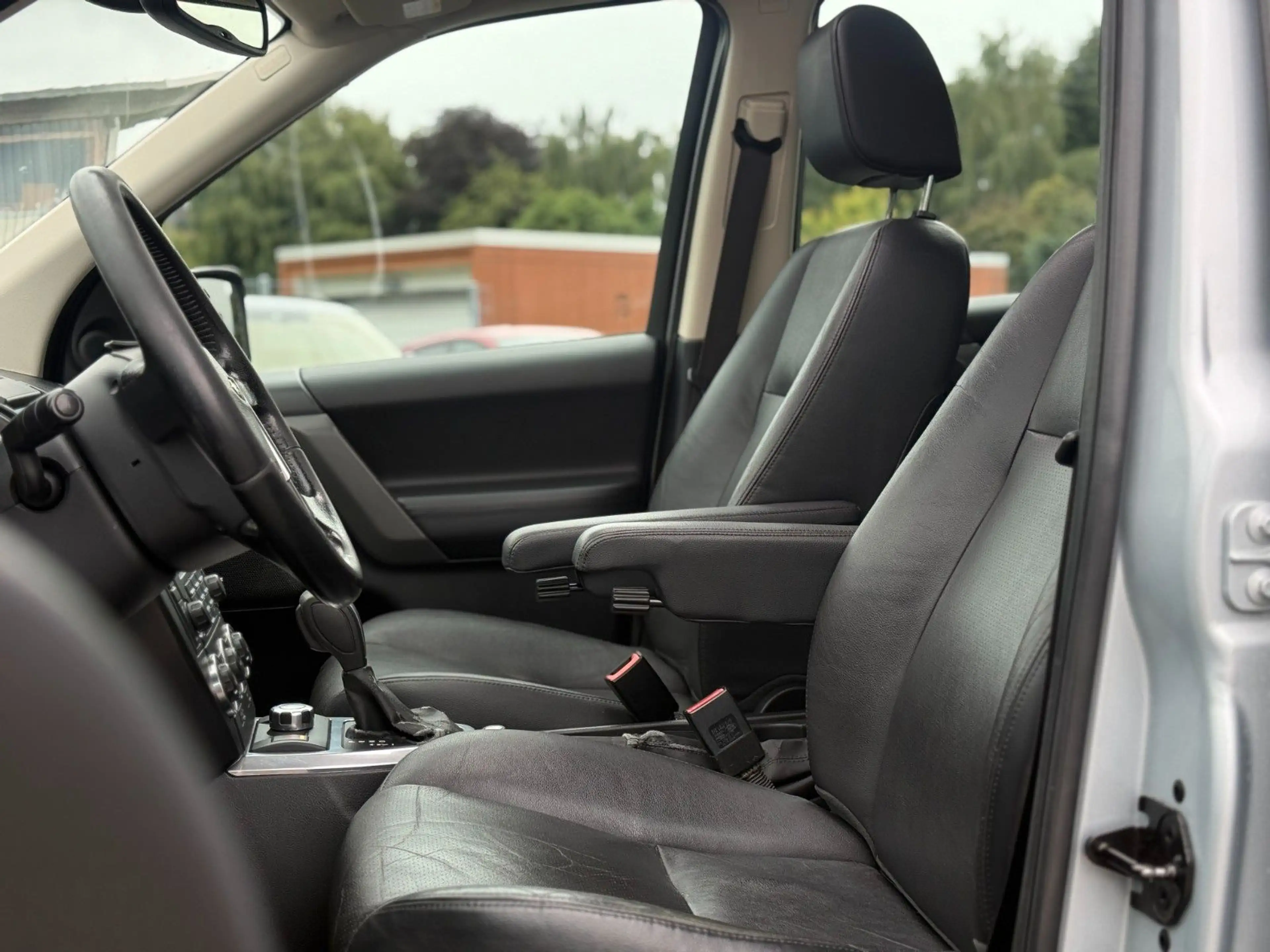 Land Rover Freelander 2 HSE PANO ALU LEDER AHK NAVI Autom. — photo 11
