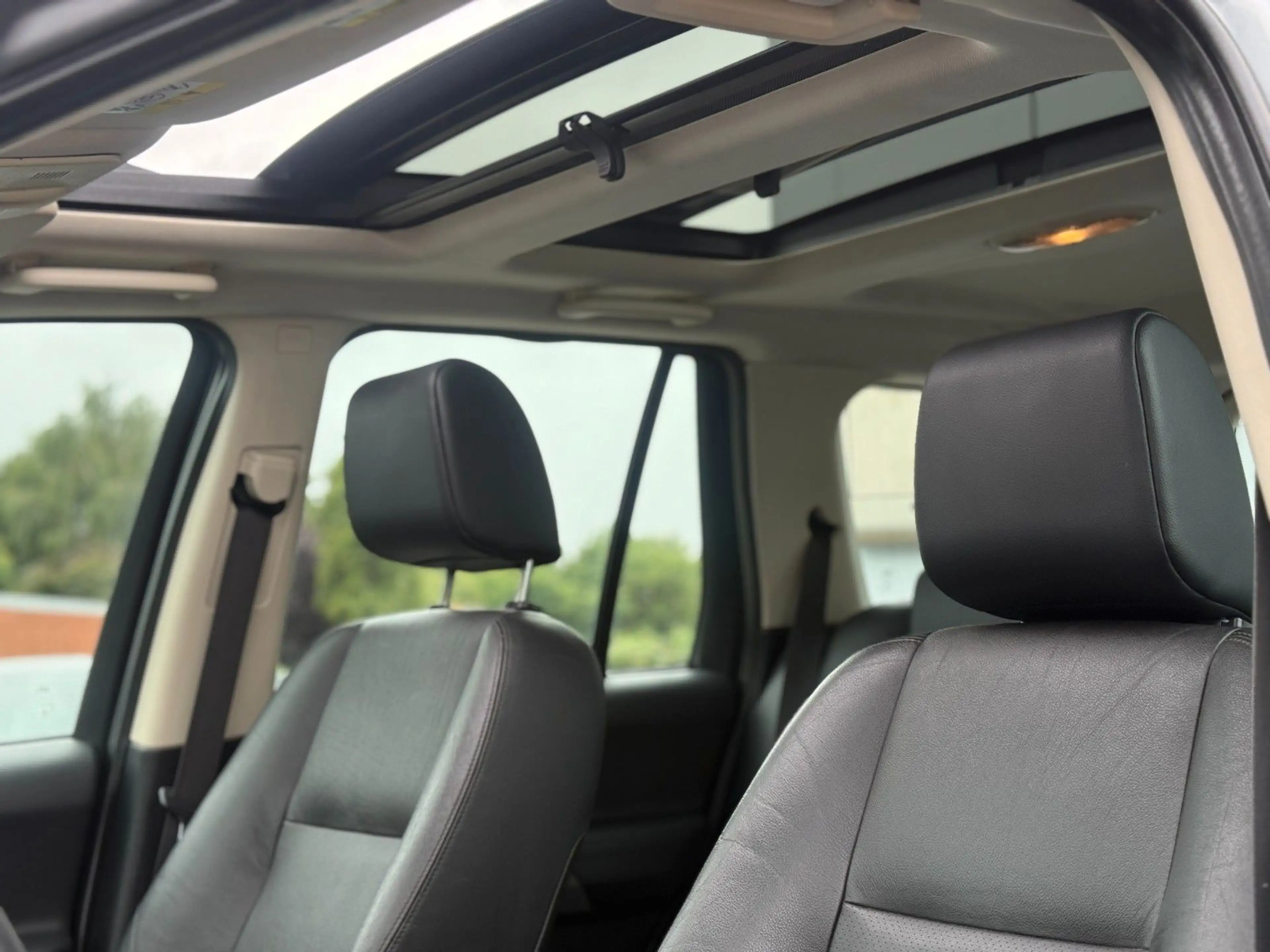 Land Rover Freelander 2 HSE PANO ALU LEDER AHK NAVI Autom. — photo 13