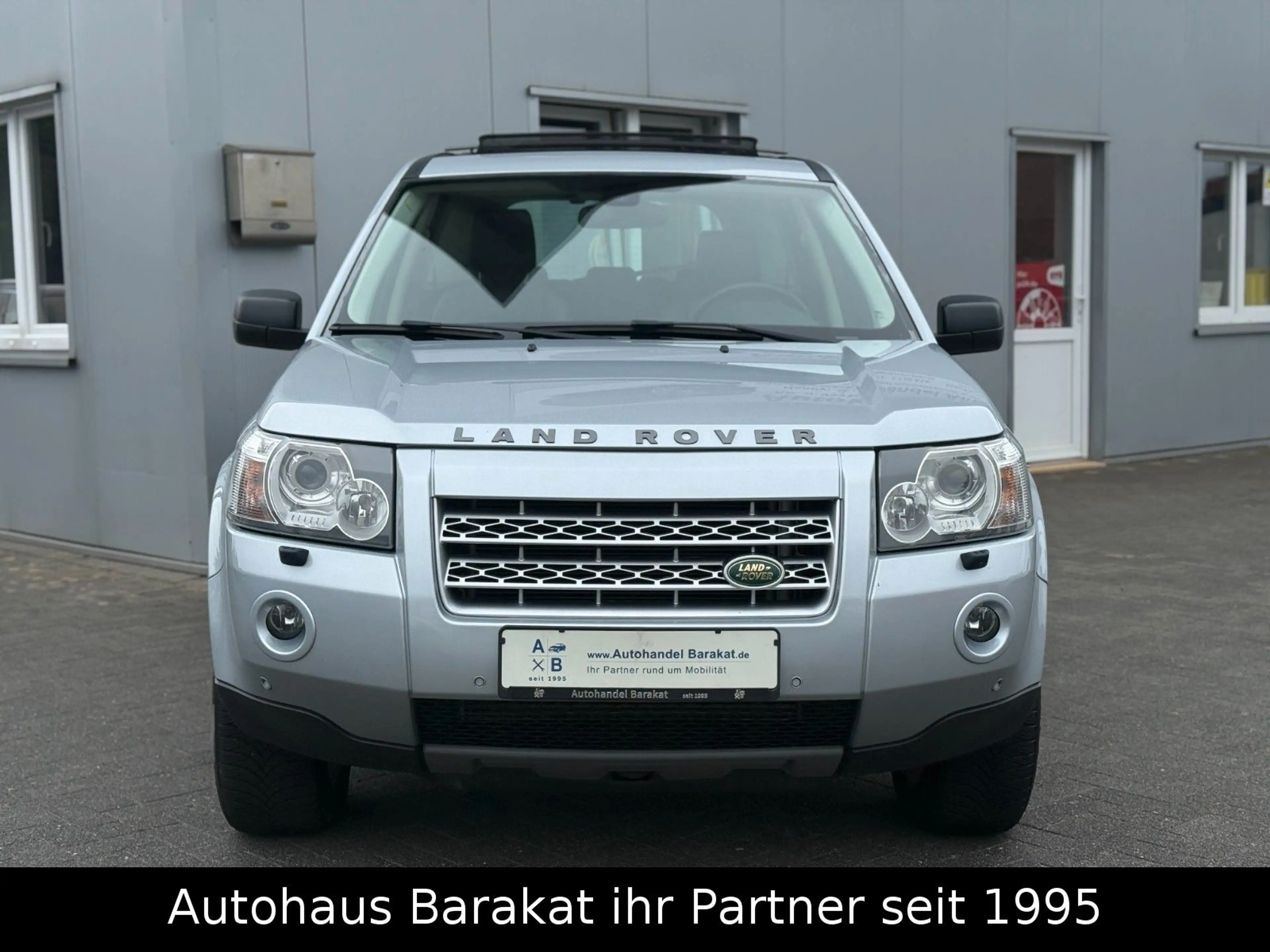 Land Rover Freelander 2 HSE PANO ALU LEDER AHK NAVI Autom. — photo 2