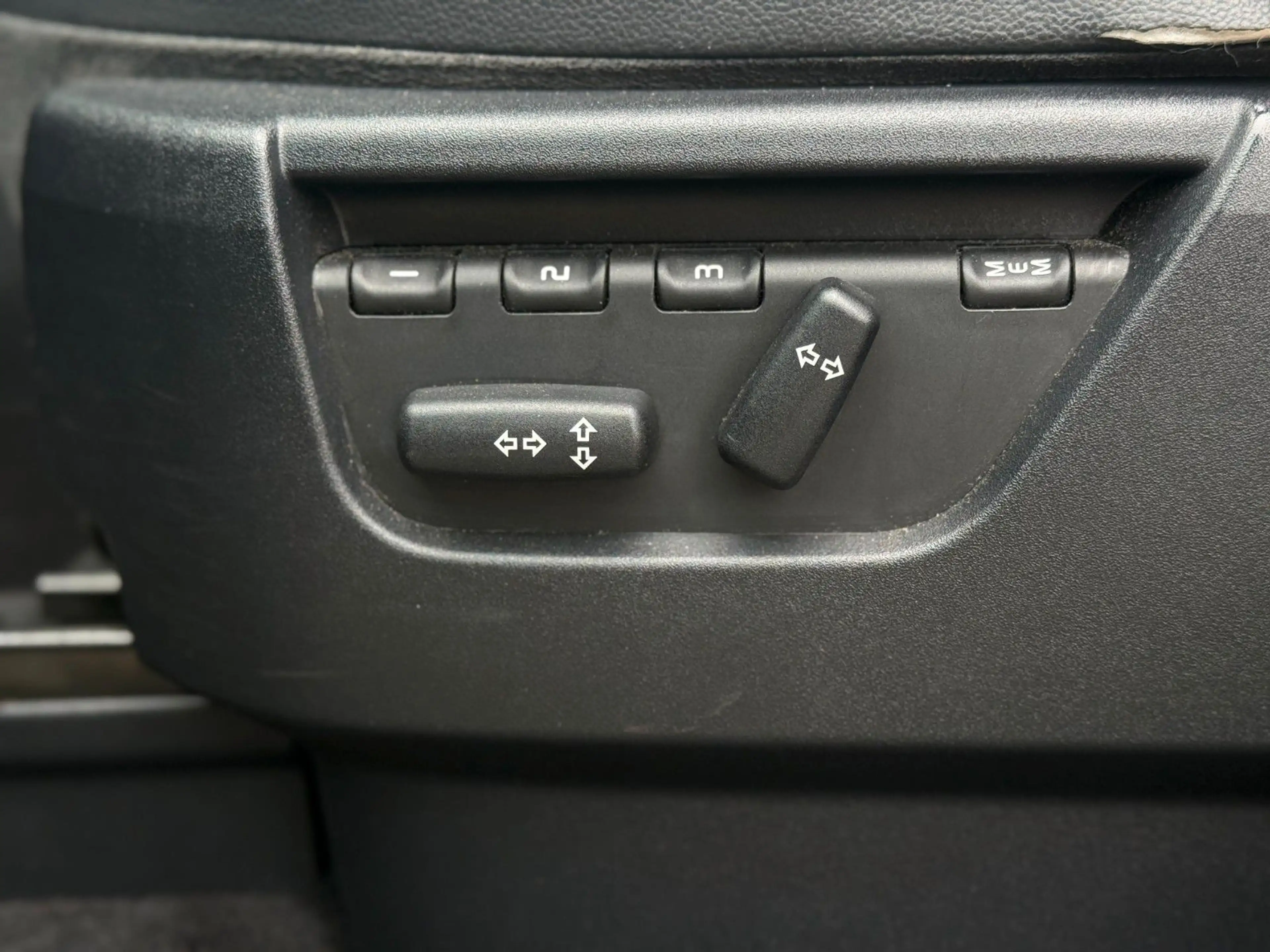 Land Rover Freelander 2 HSE PANO ALU LEDER AHK NAVI Autom. — photo 12
