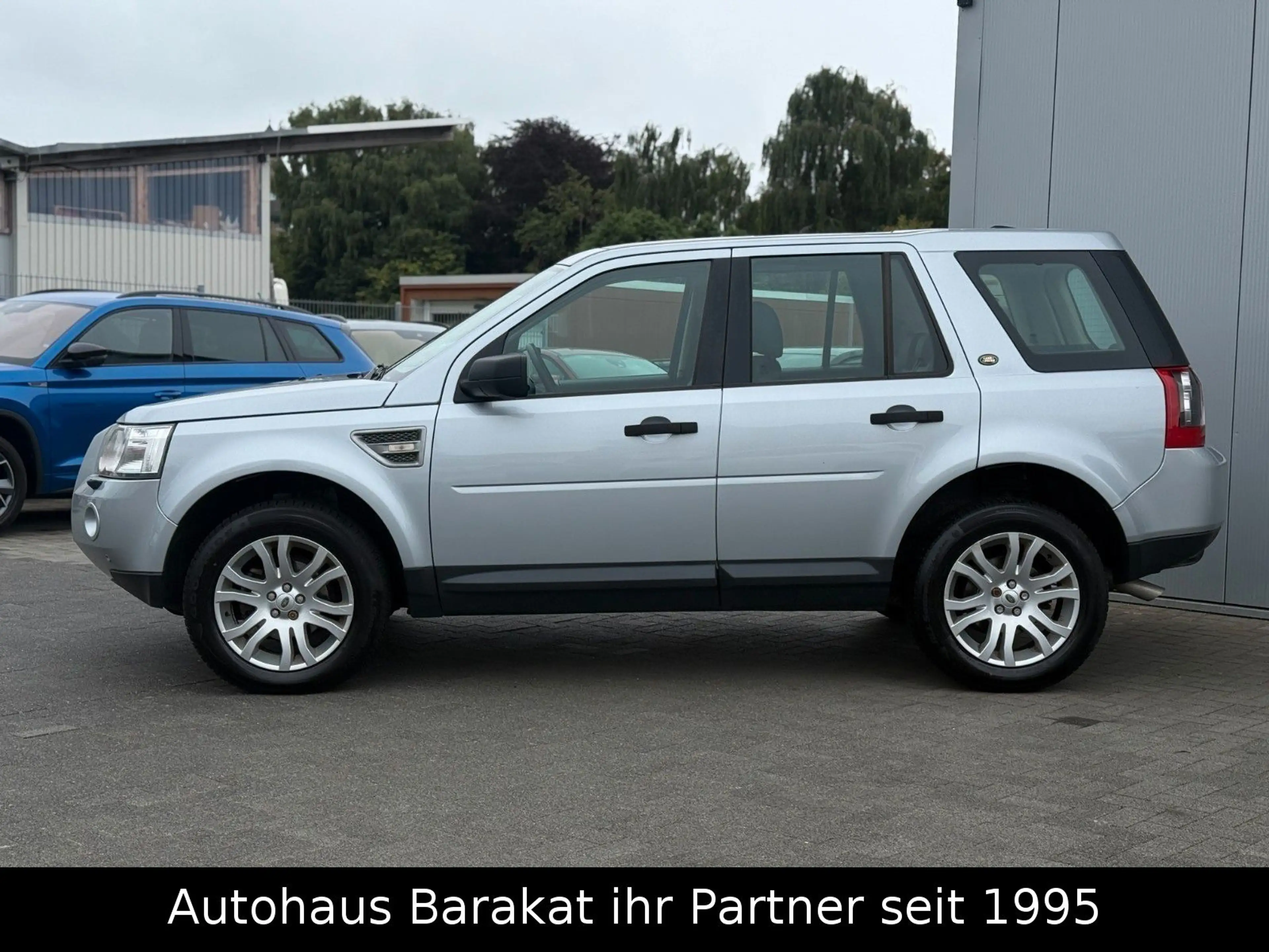 Land Rover Freelander 2 HSE PANO ALU LEDER AHK NAVI Autom. — photo 4