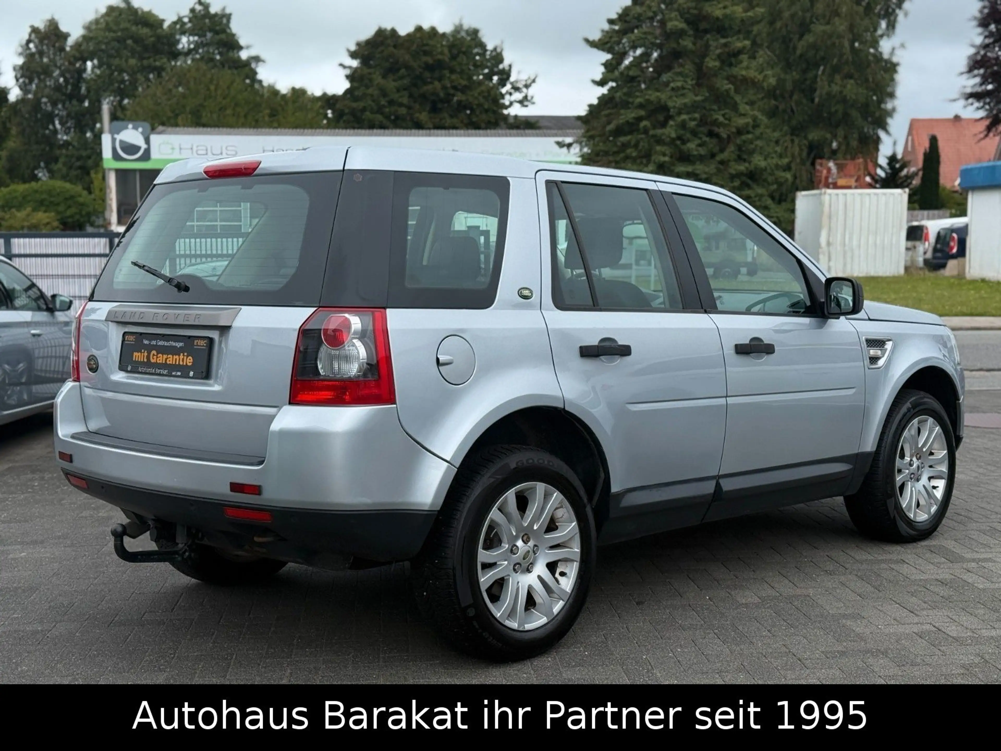 Land Rover Freelander 2 HSE PANO ALU LEDER AHK NAVI Autom. — photo 8