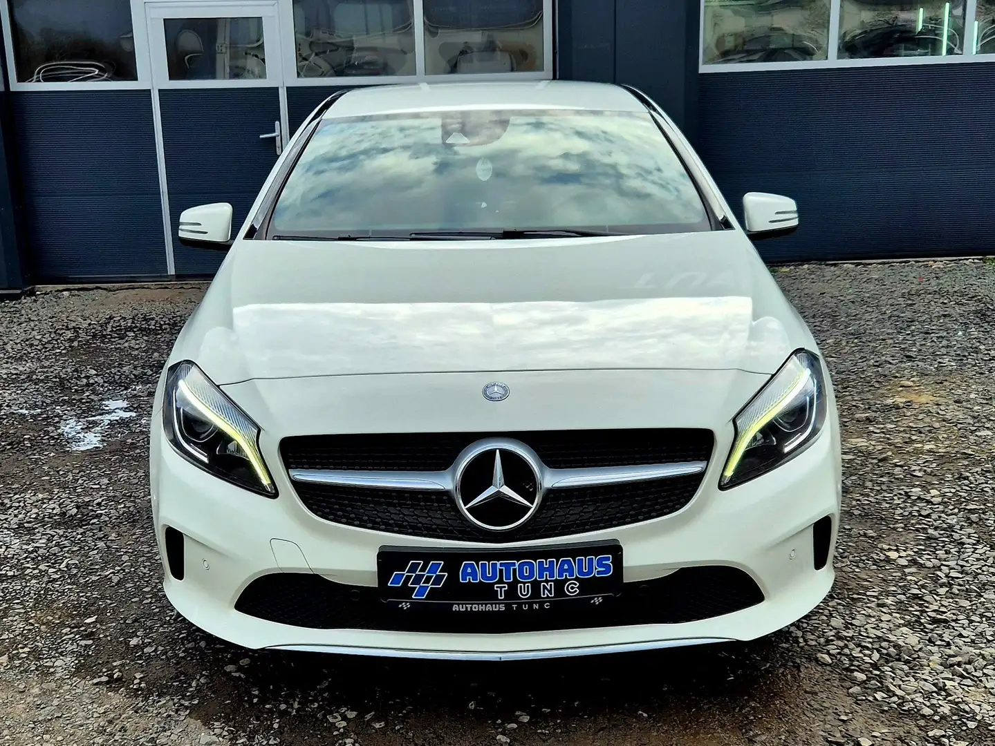 Mercedes-Benz A 180 A 180 BlueEfficiency, LED High Performance, Sport Blanc - 2