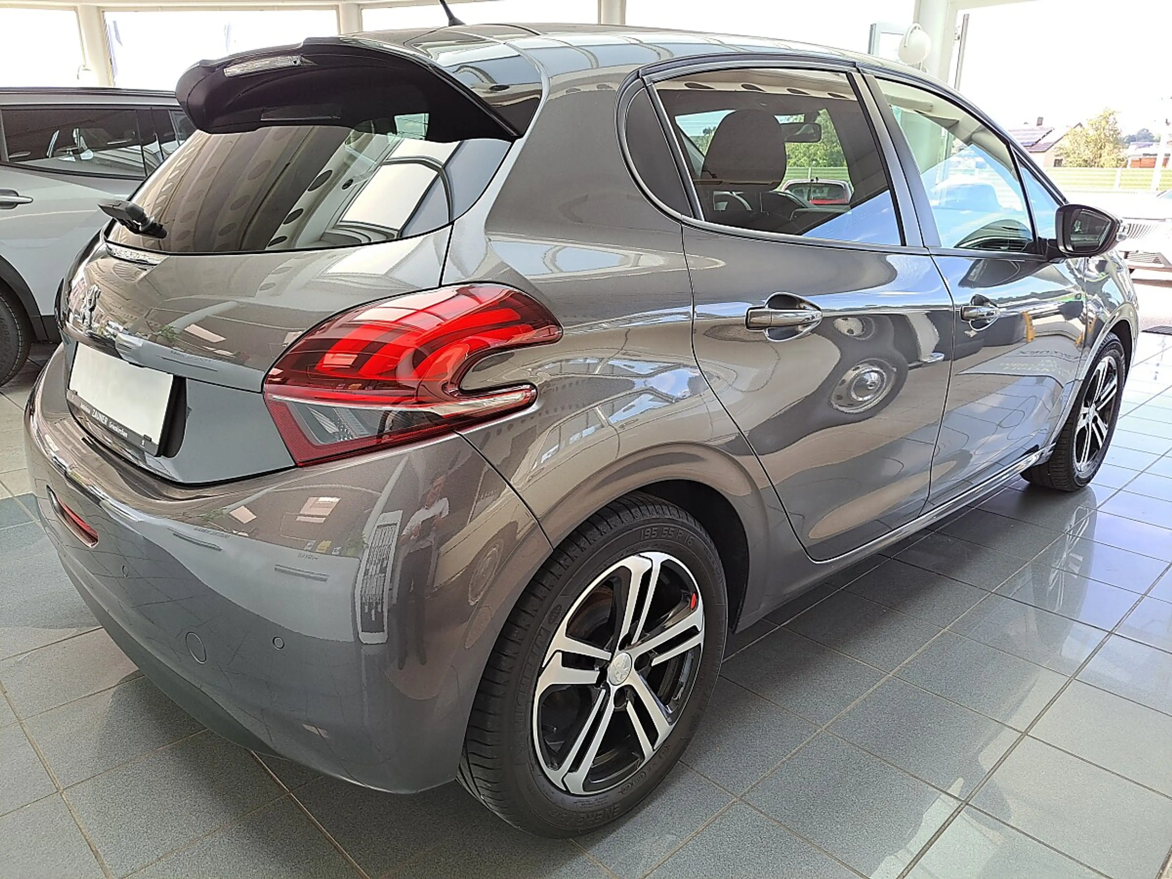 Peugeot 208 Style 1,2 PureTech 82 — photo 4