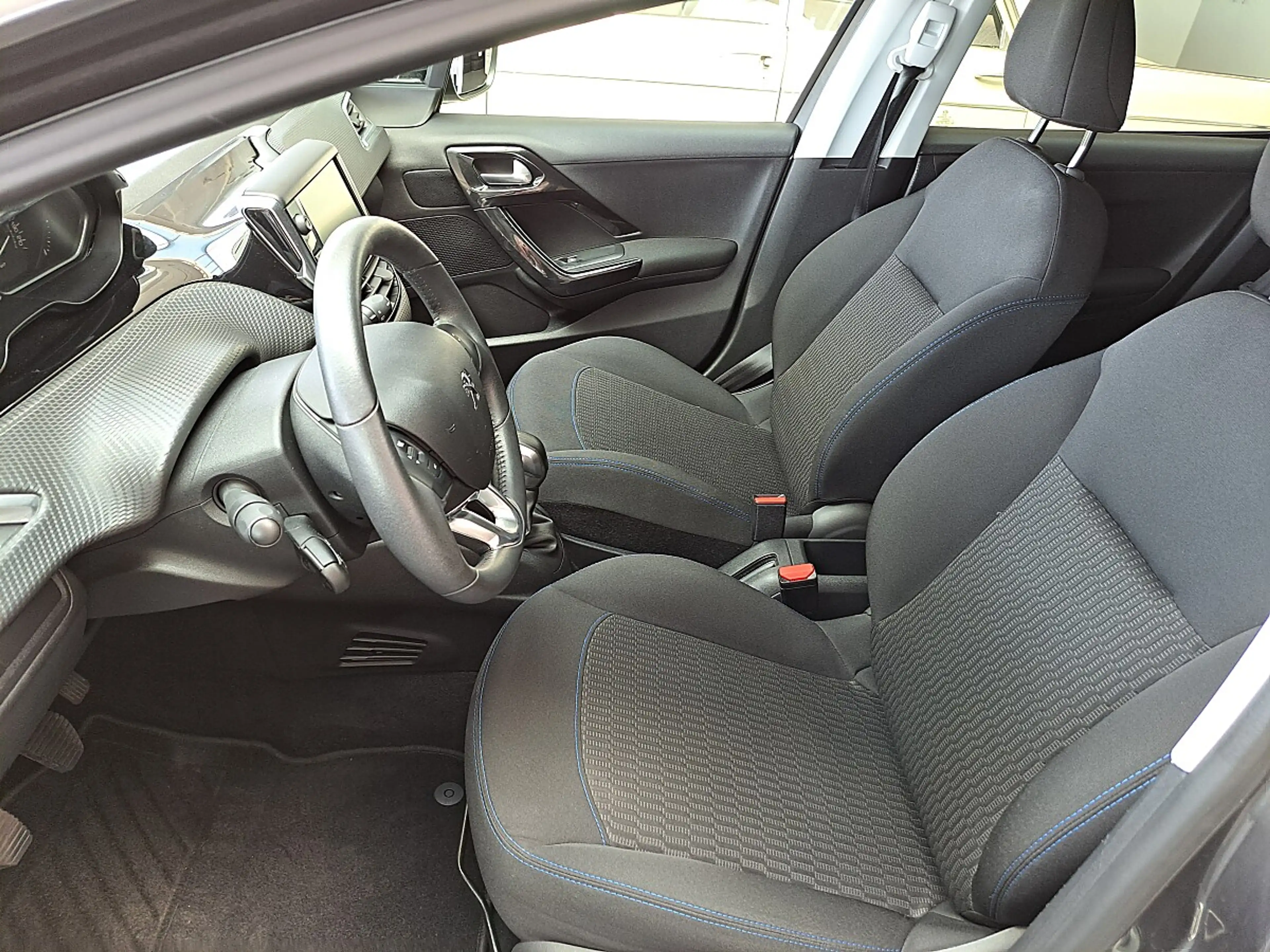 Peugeot 208 Style 1,2 PureTech 82 — photo 9
