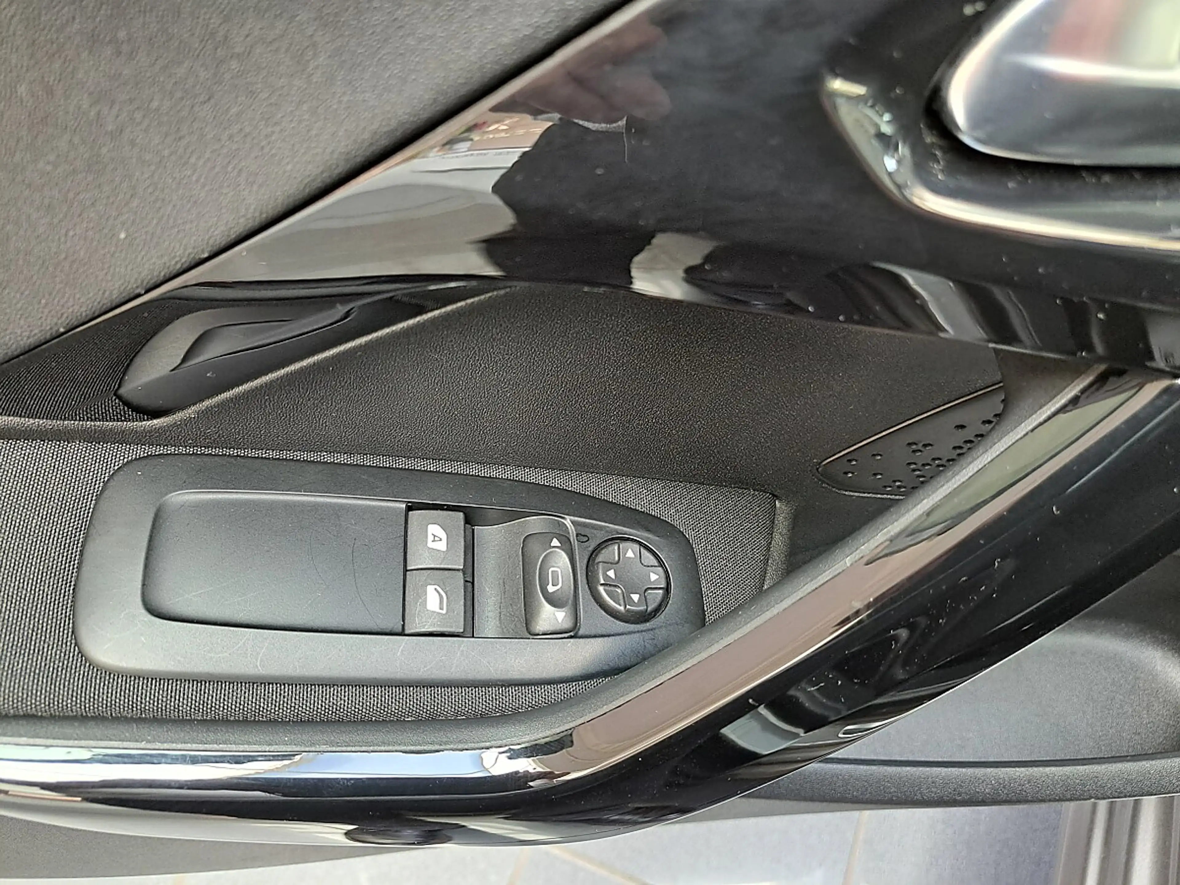 Peugeot 208 Style 1,2 PureTech 82 — photo 8