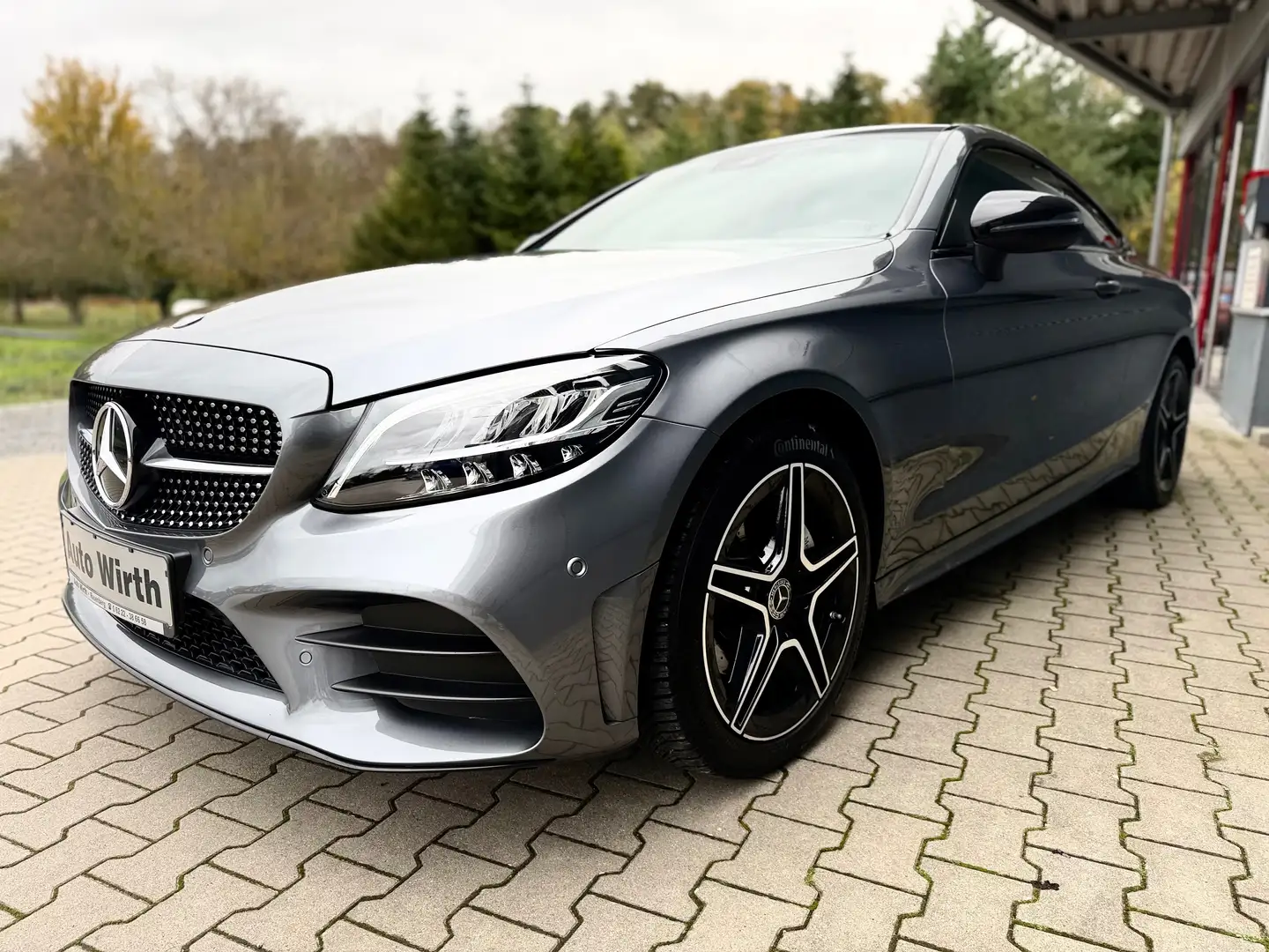 Mercedes-Benz C 180 COUPE 9G-TRONIC AMG LINE*NAV*KAM*NIGHT*LED*AMBIET* Grau - 1