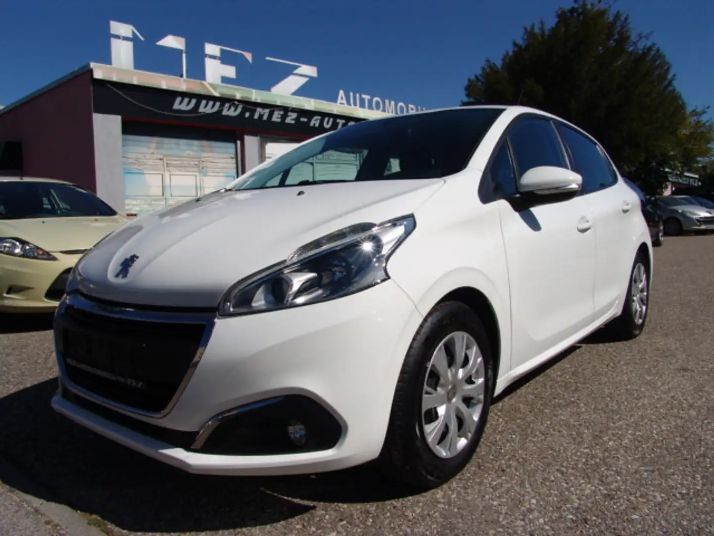 Peugeot 208 Active Klima MFL Tempomat PDC tüv 09.2027 - 1