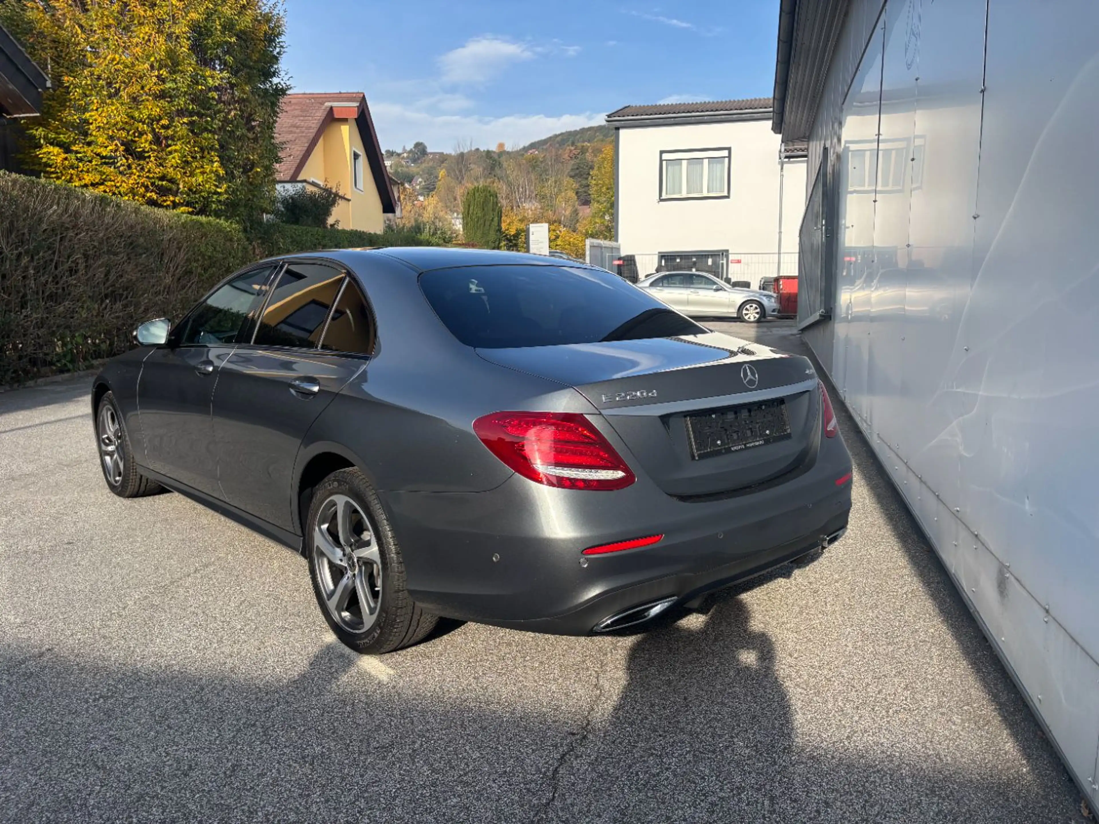 Mercedes-Benz E 220 d 4MATIC Limousine — photo 5