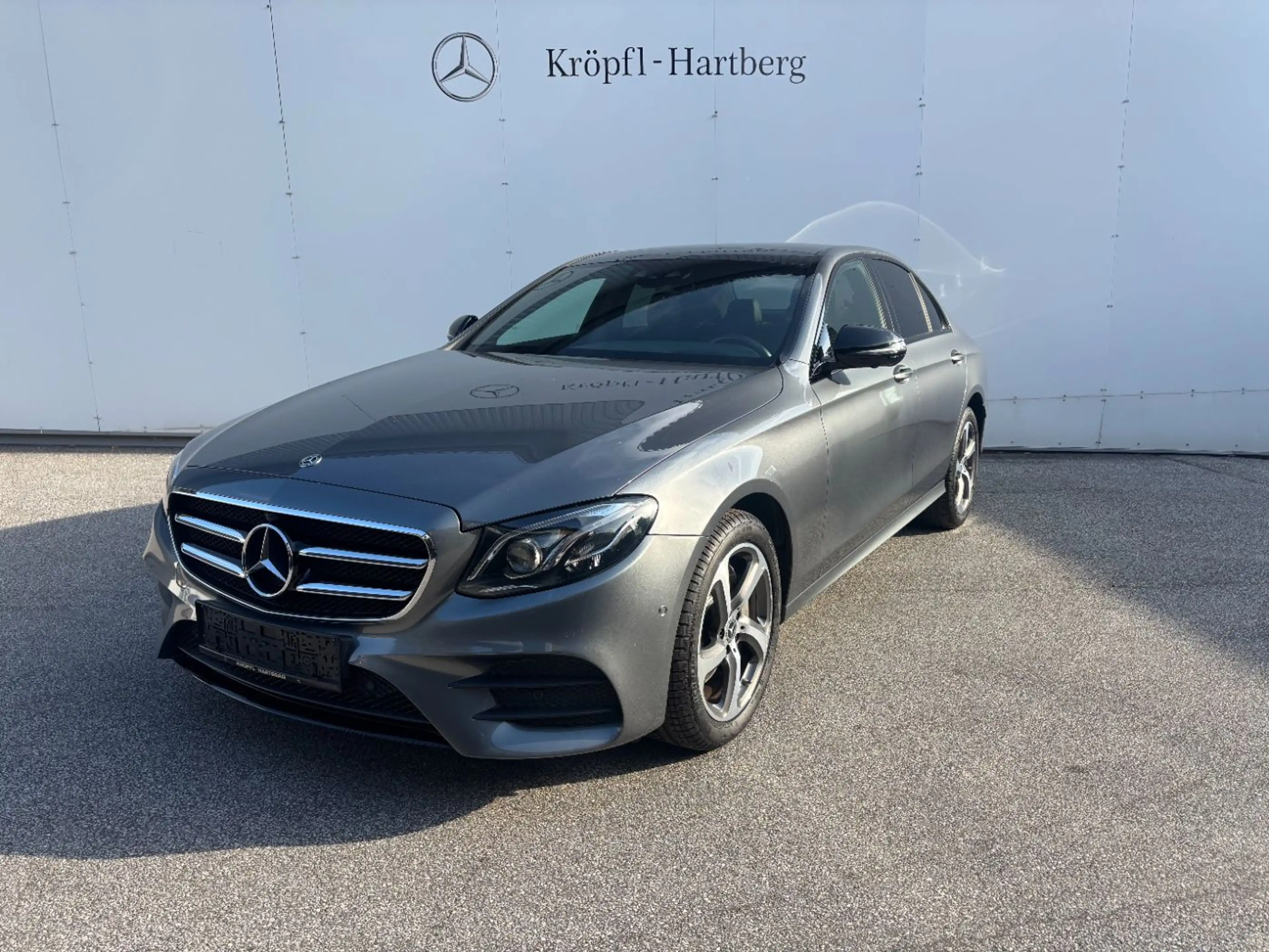Mercedes-Benz E 220 d 4MATIC Limousine — photo 2