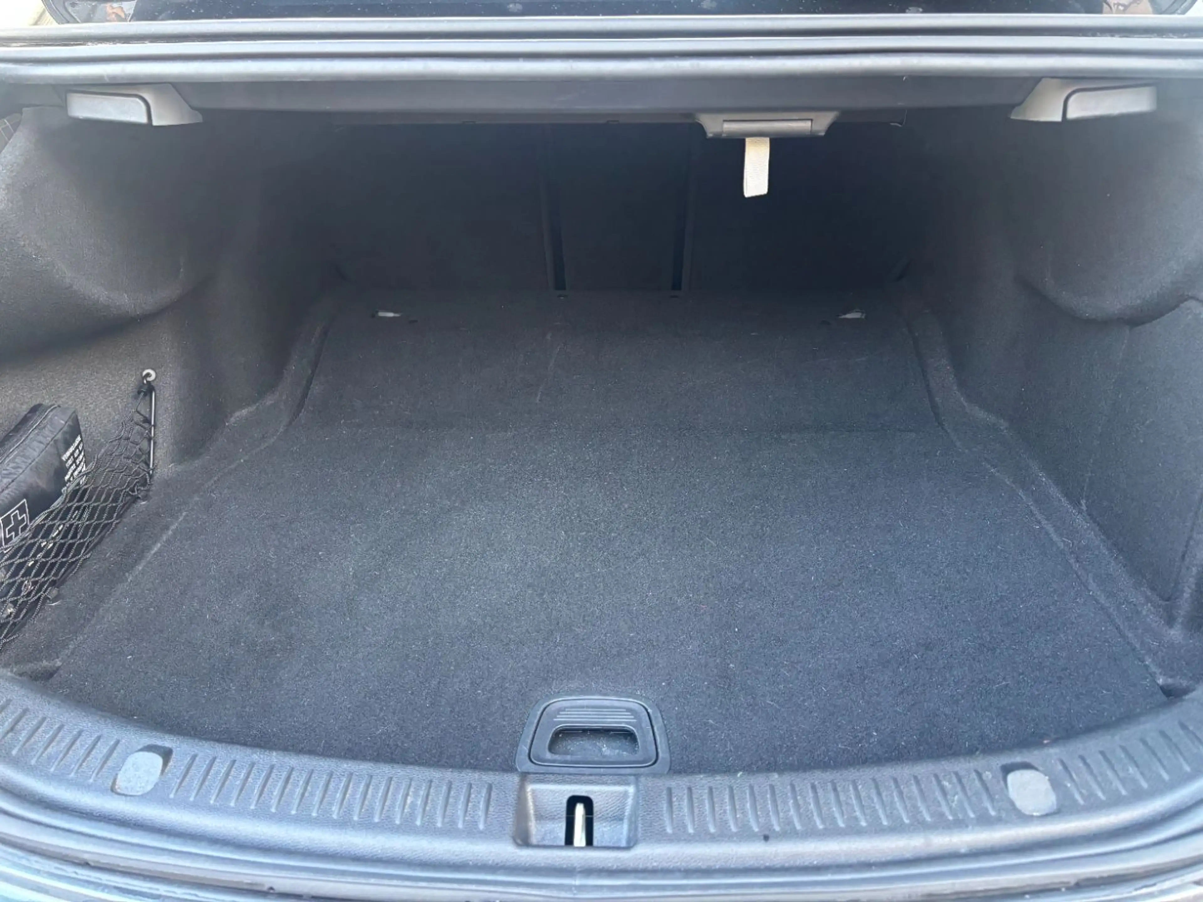 Mercedes-Benz E 220 d 4MATIC Limousine — photo 12