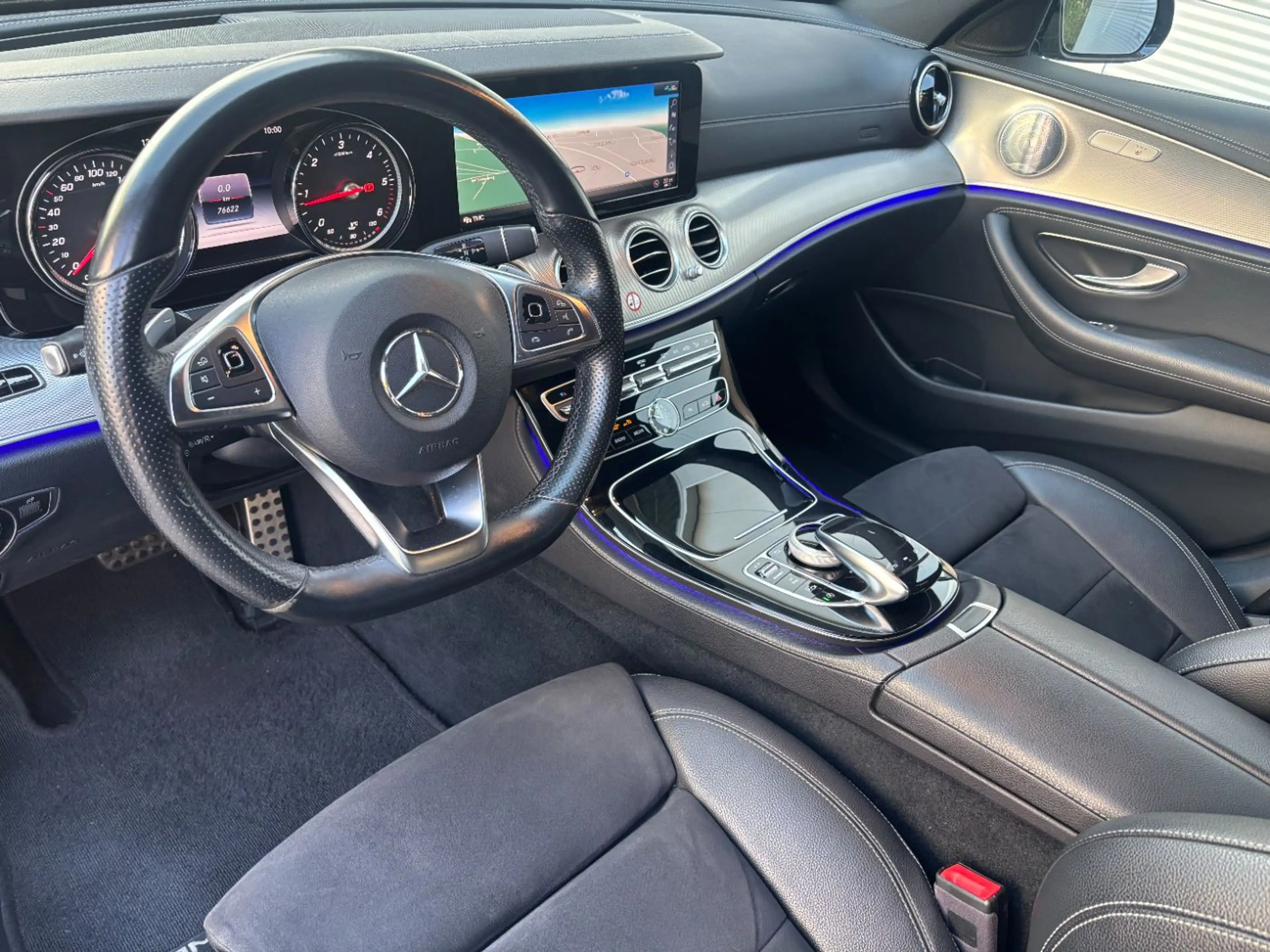 Mercedes-Benz E 220 d 4MATIC Limousine — photo 7