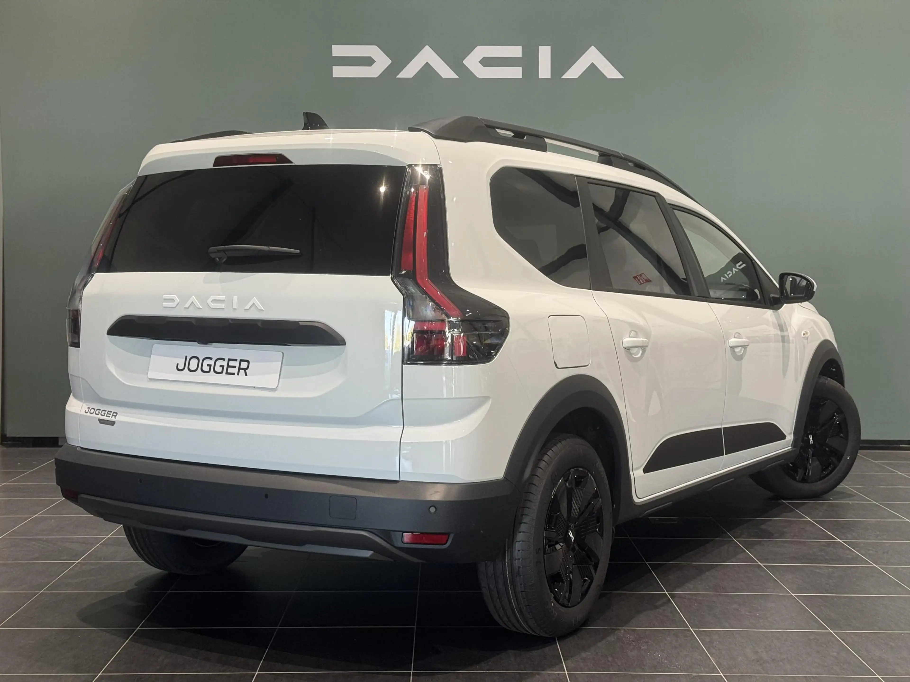 Dacia Jogger 1.8 hybrid 155 expression 7p. | 800 EURO VOORRAADV — photo 2