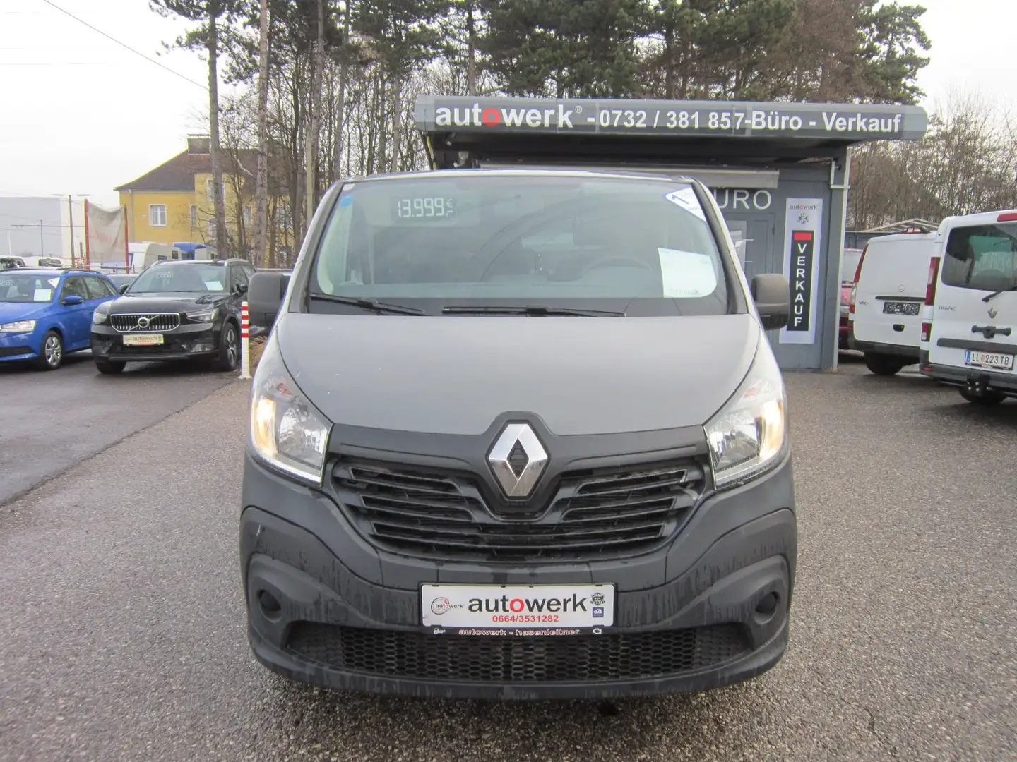 Renault Trafic Grau - 2