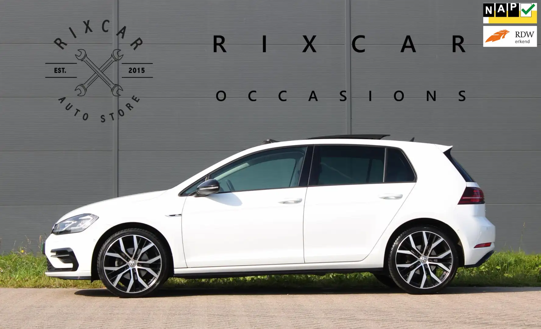 Volkswagen Golf 1.5 TSI Highline R-Line Automaat AllSeason Panodak Blanc - 1