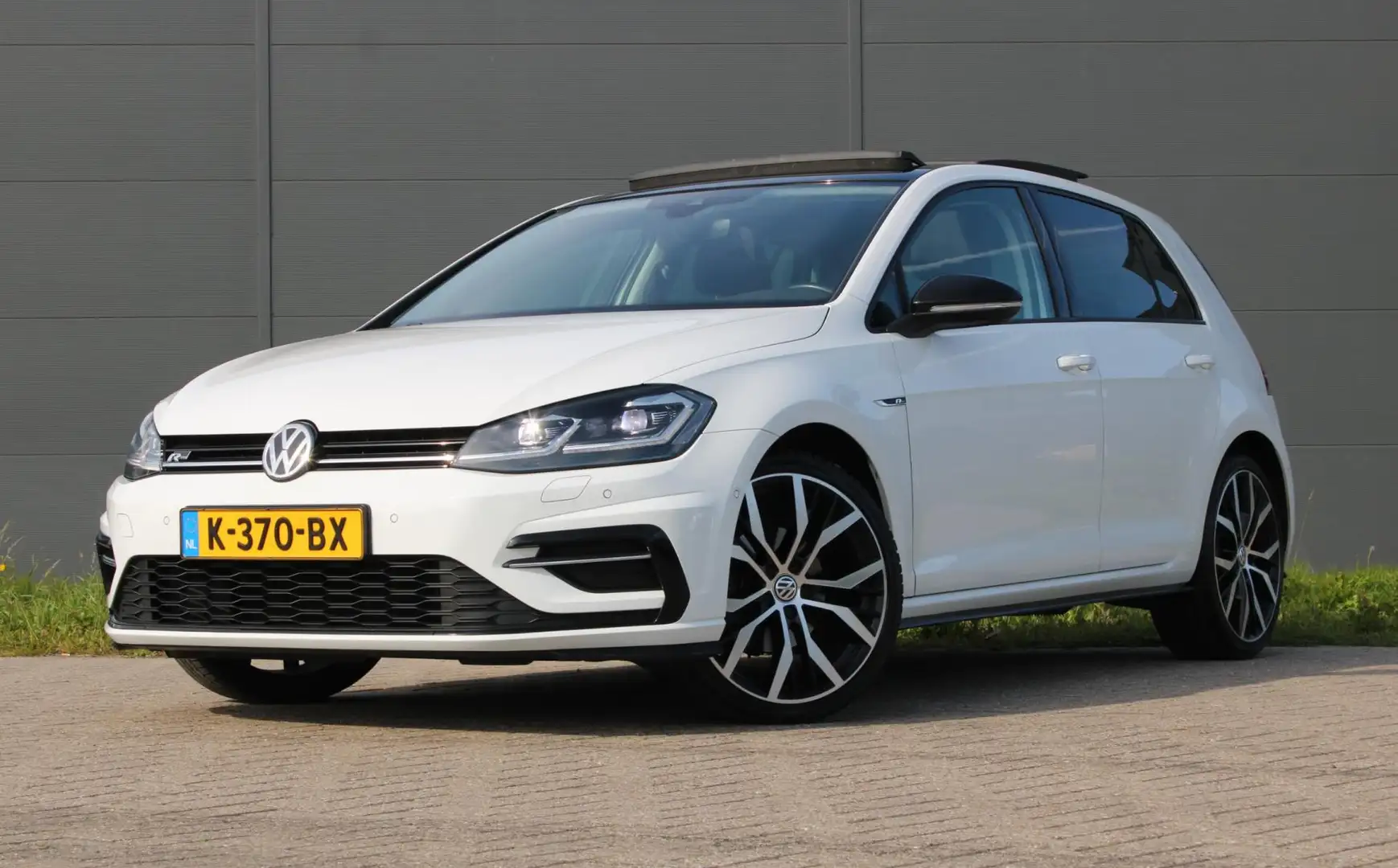 Volkswagen Golf 1.5 TSI Highline R-Line Automaat AllSeason Panodak Blanc - 2