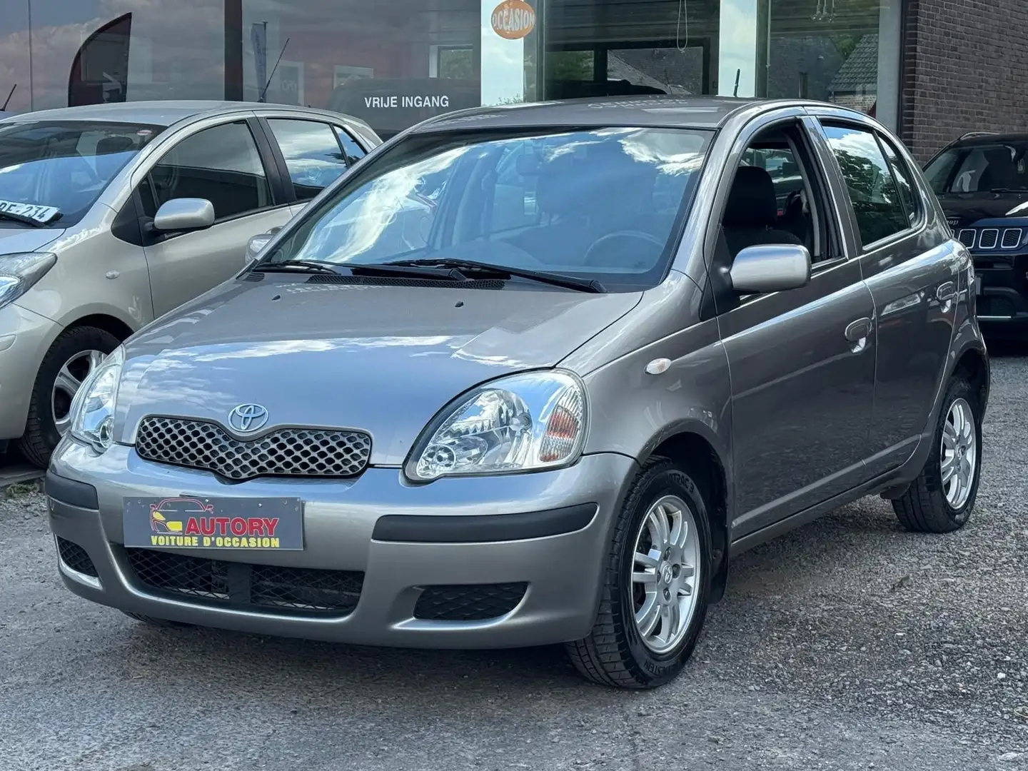 Toyota Yaris 1.0i VVT-i 16v  / Car-pass ! Beige - 2