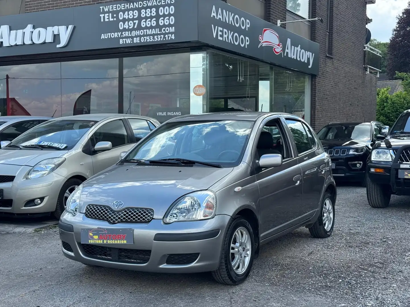 Toyota Yaris 1.0i VVT-i 16v / Car-pass ! Beige - 1