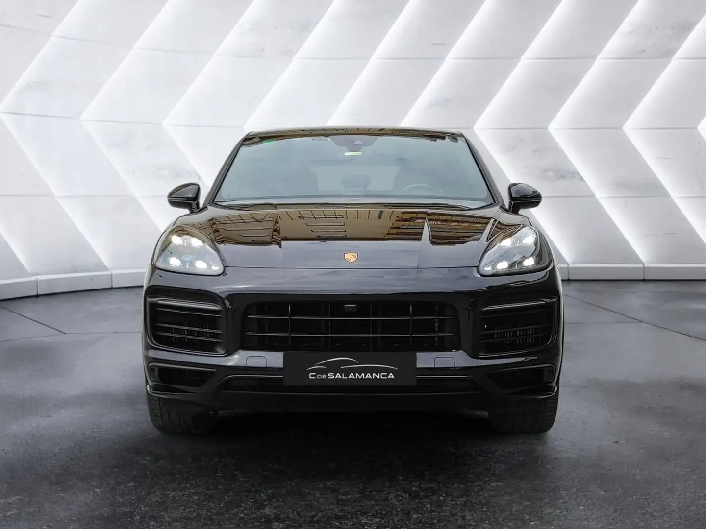 Porsche Cayenne GTS Schwarz - 2