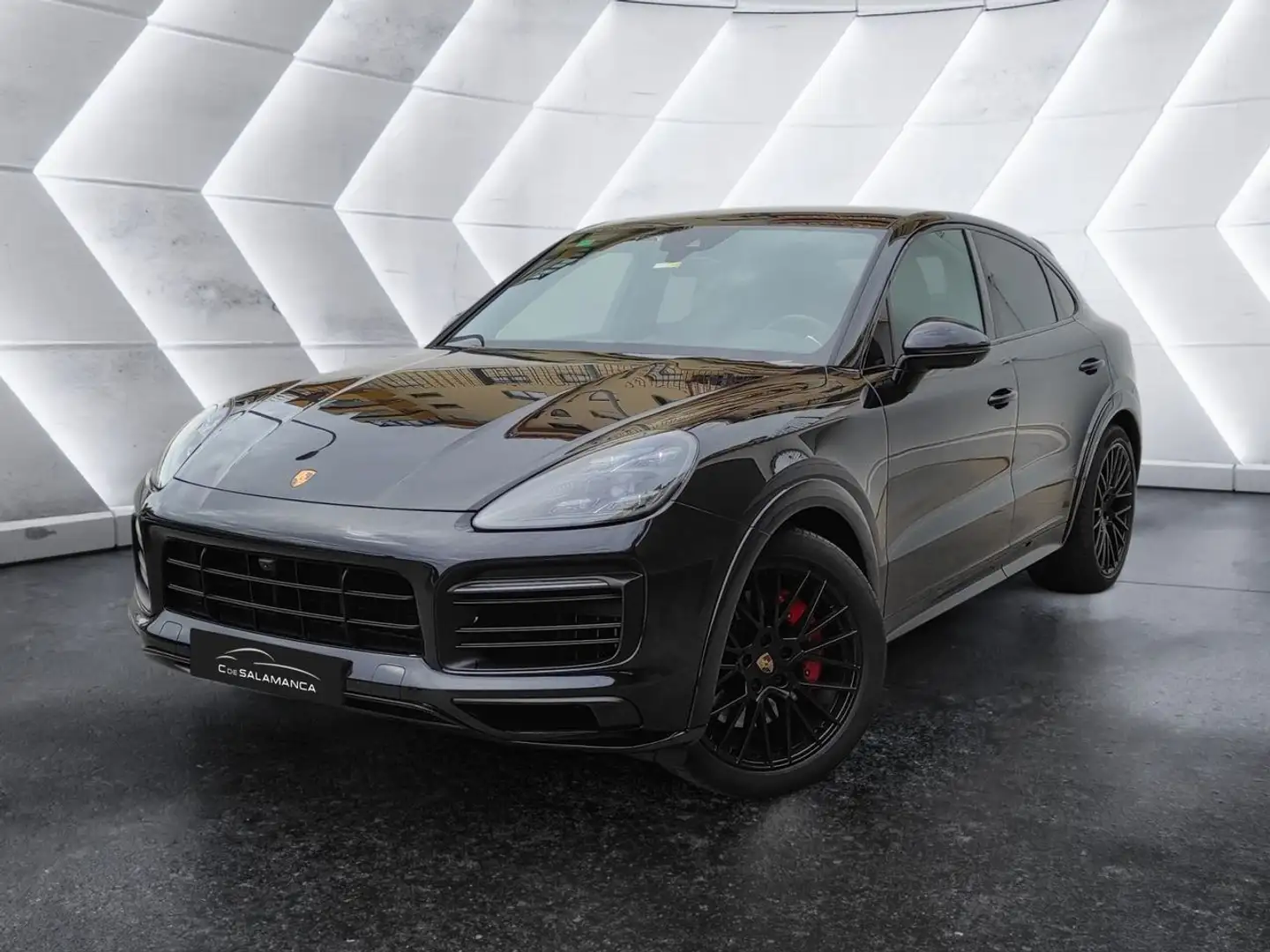Porsche Cayenne GTS Schwarz - 1