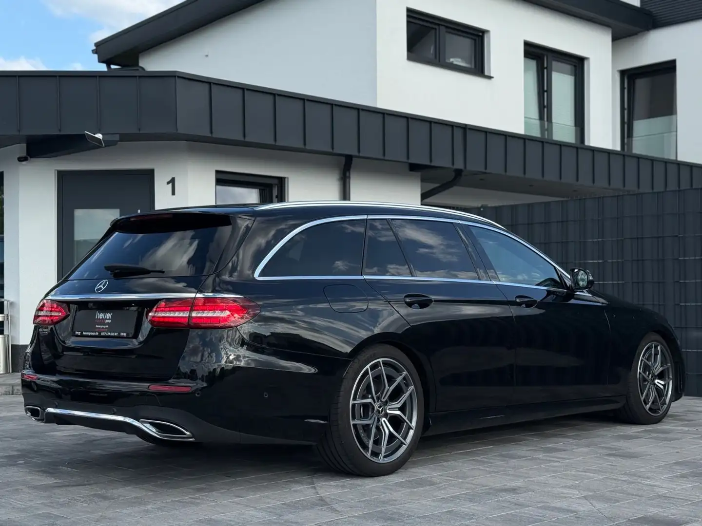 Mercedes-Benz E 400 E -Klasse 400d T-Modell 4Matic/AMG/BURM/AIRMATIC Zwart - 2