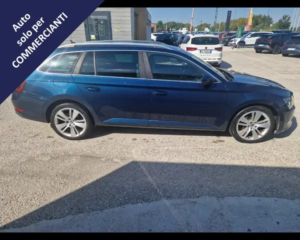 Skoda Superb view 8