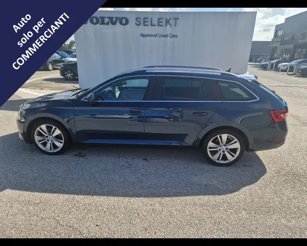 Skoda Superb view 9