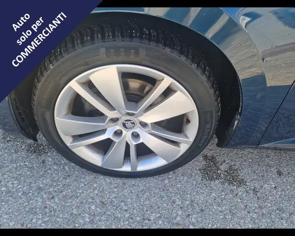 Skoda Superb view 10