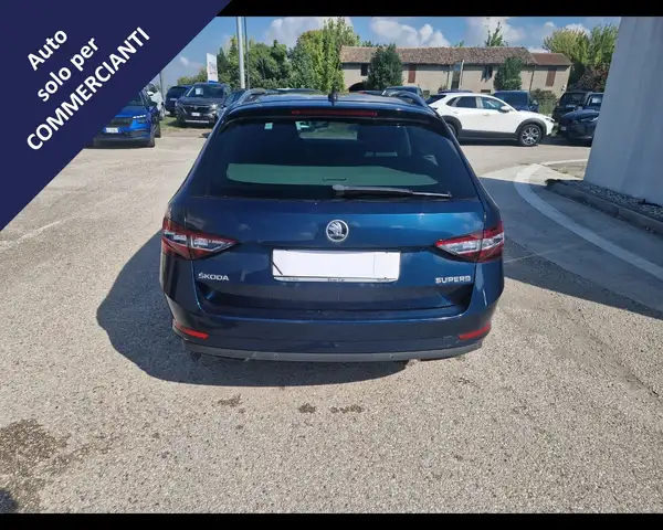 Skoda Superb view 5